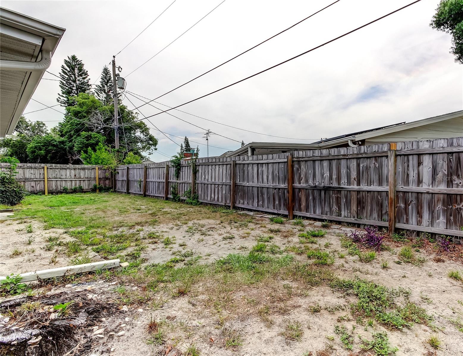 Listing photo id 18 for 1919 Harpoon Drive