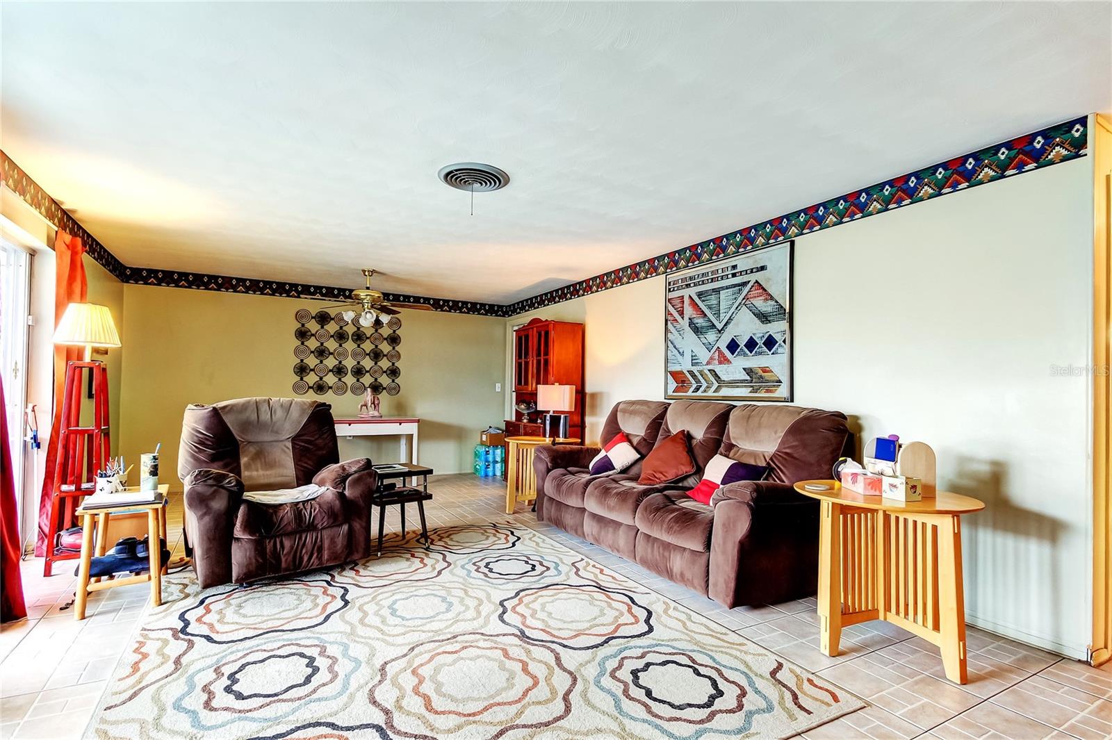 Listing photo id 2 for 1919 Harpoon Drive