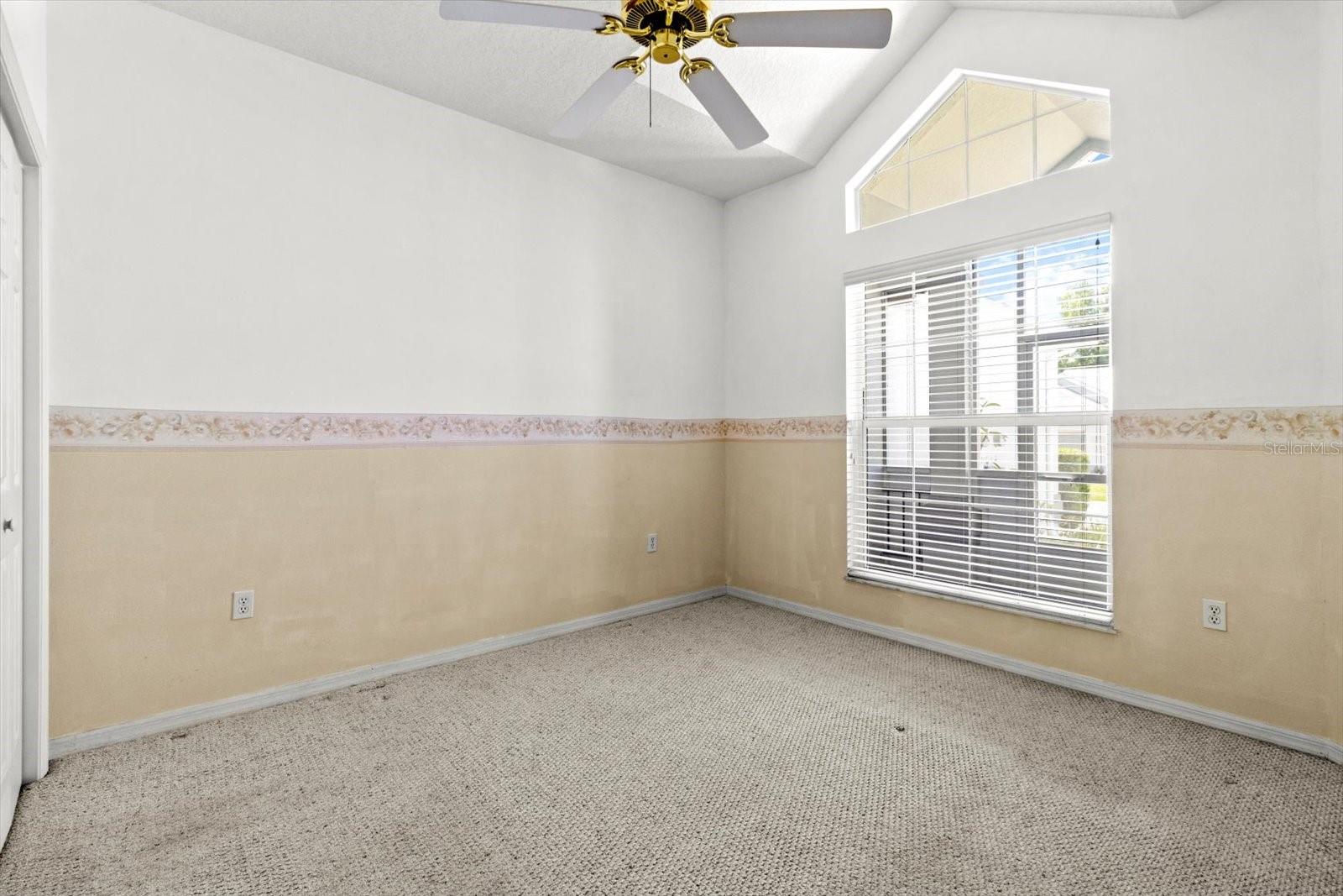 Listing photo id 19 for 6693 Kingsbury Lane
