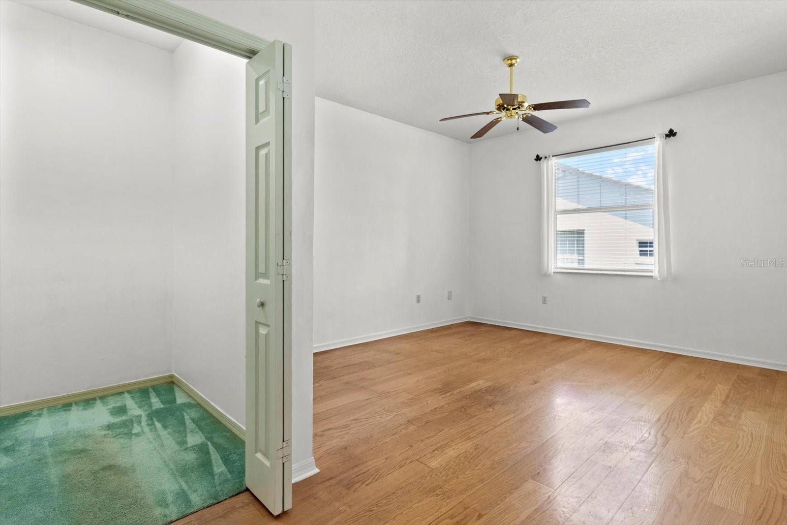 Listing photo id 23 for 6693 Kingsbury Lane