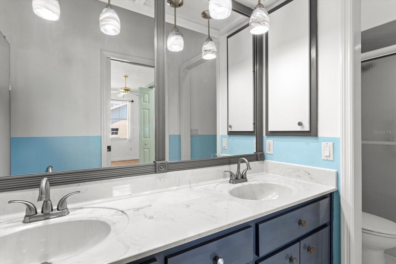 Listing photo id 29 for 6693 Kingsbury Lane