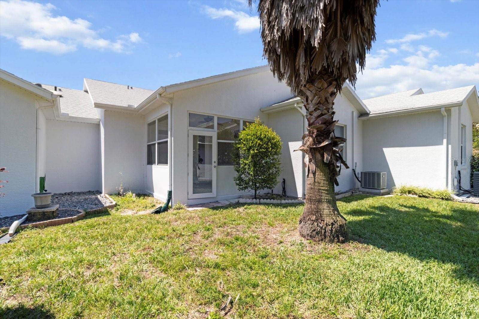 Listing photo id 35 for 6693 Kingsbury Lane