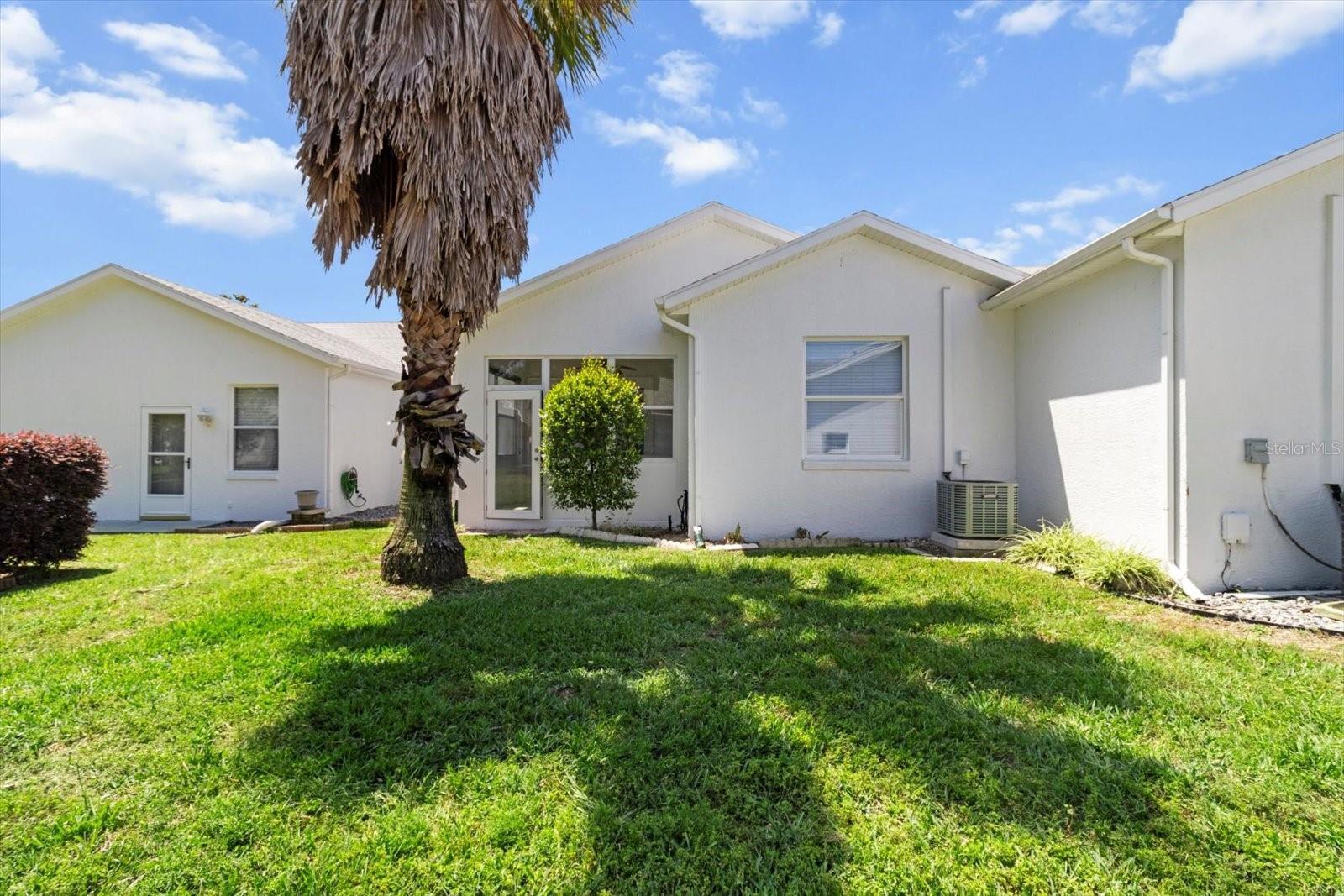 Listing photo id 36 for 6693 Kingsbury Lane