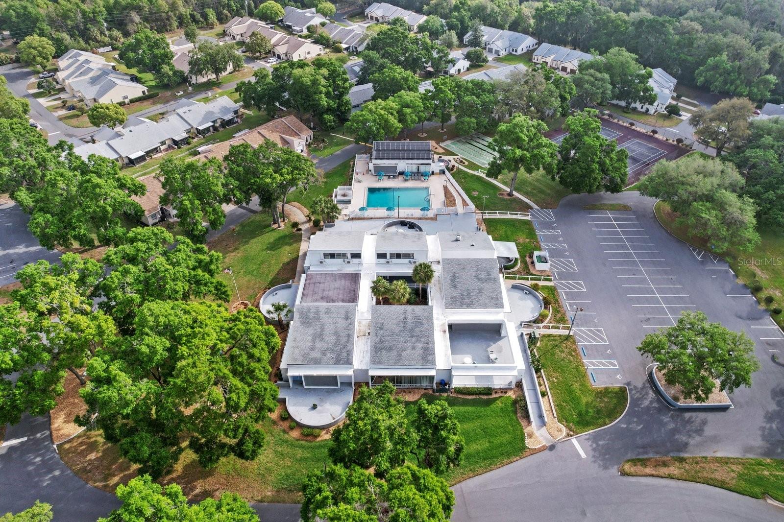 Listing photo id 43 for 6693 Kingsbury Lane