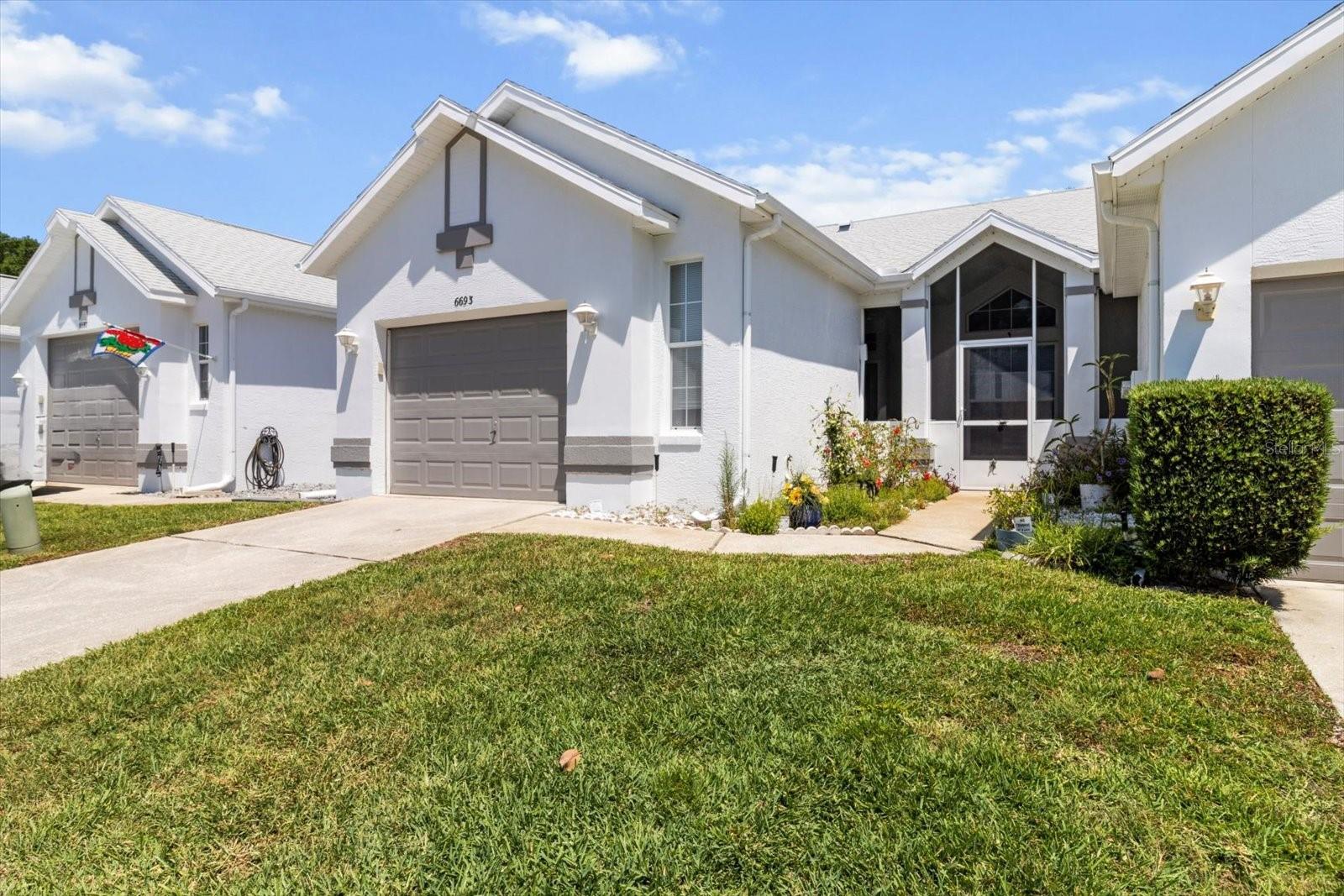 Listing photo id 45 for 6693 Kingsbury Lane