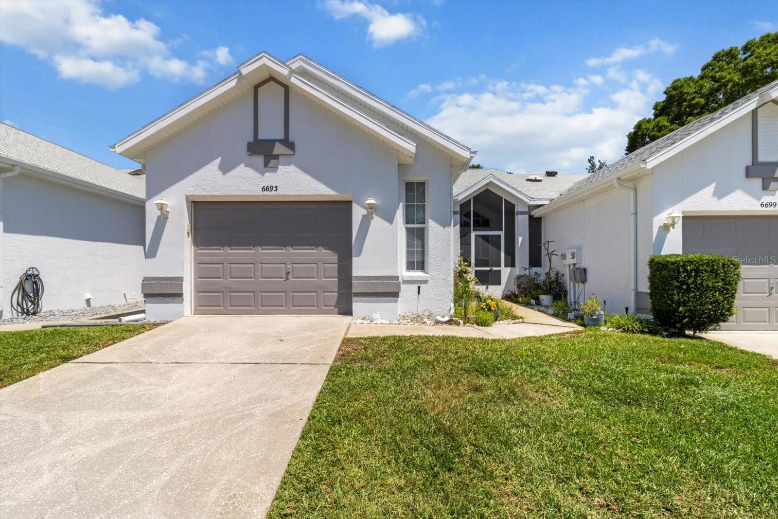 Listing photo id 47 for 6693 Kingsbury Lane
