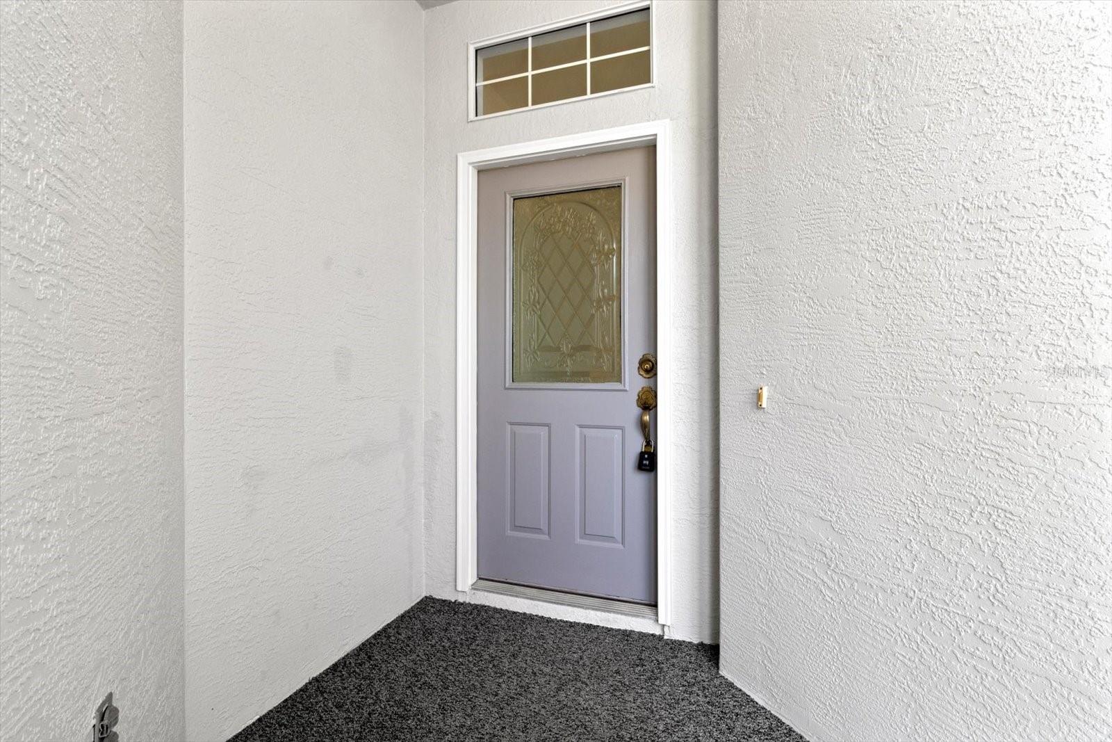 Listing photo id 3 for 6693 Kingsbury Lane