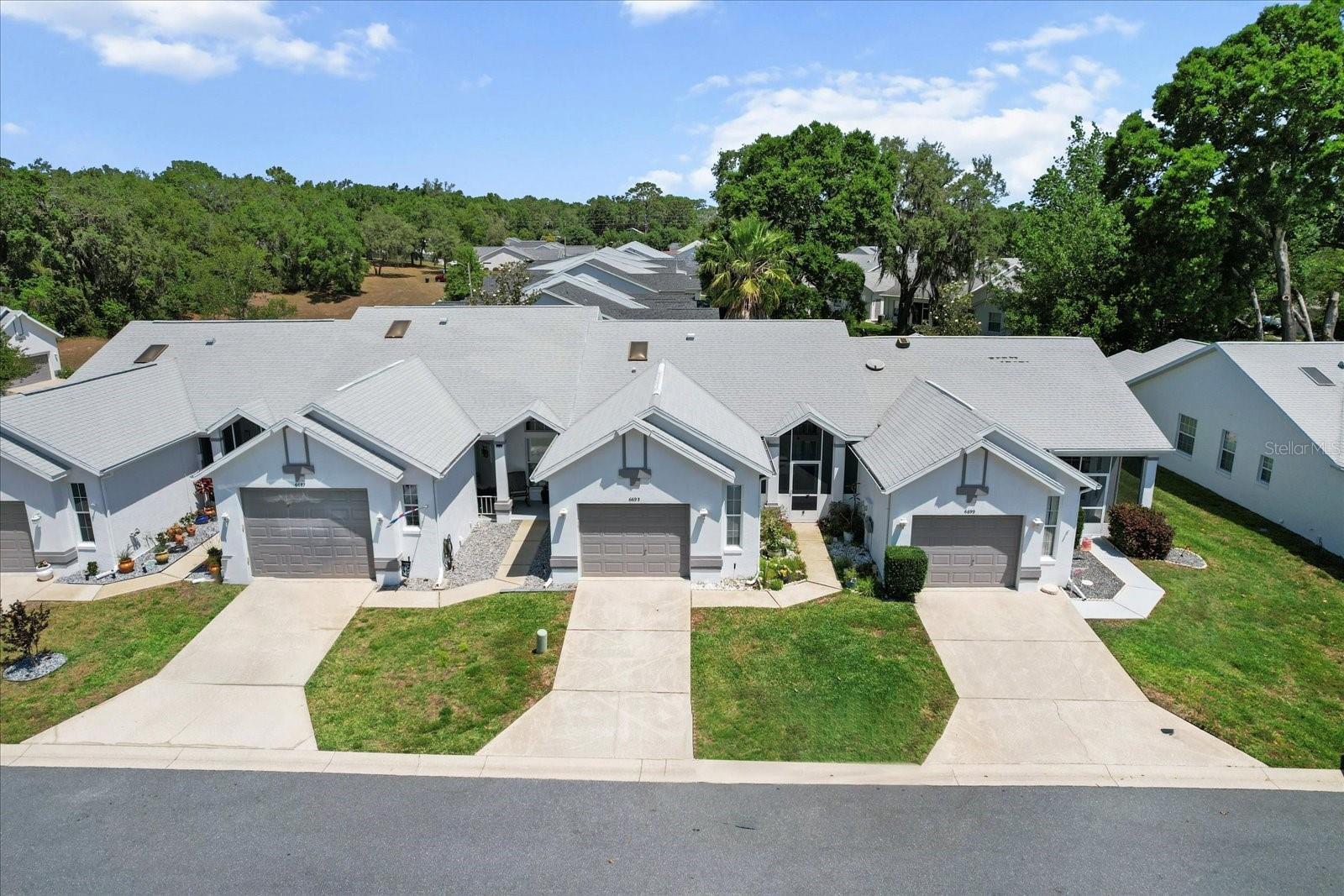 Listing photo id 49 for 6693 Kingsbury Lane