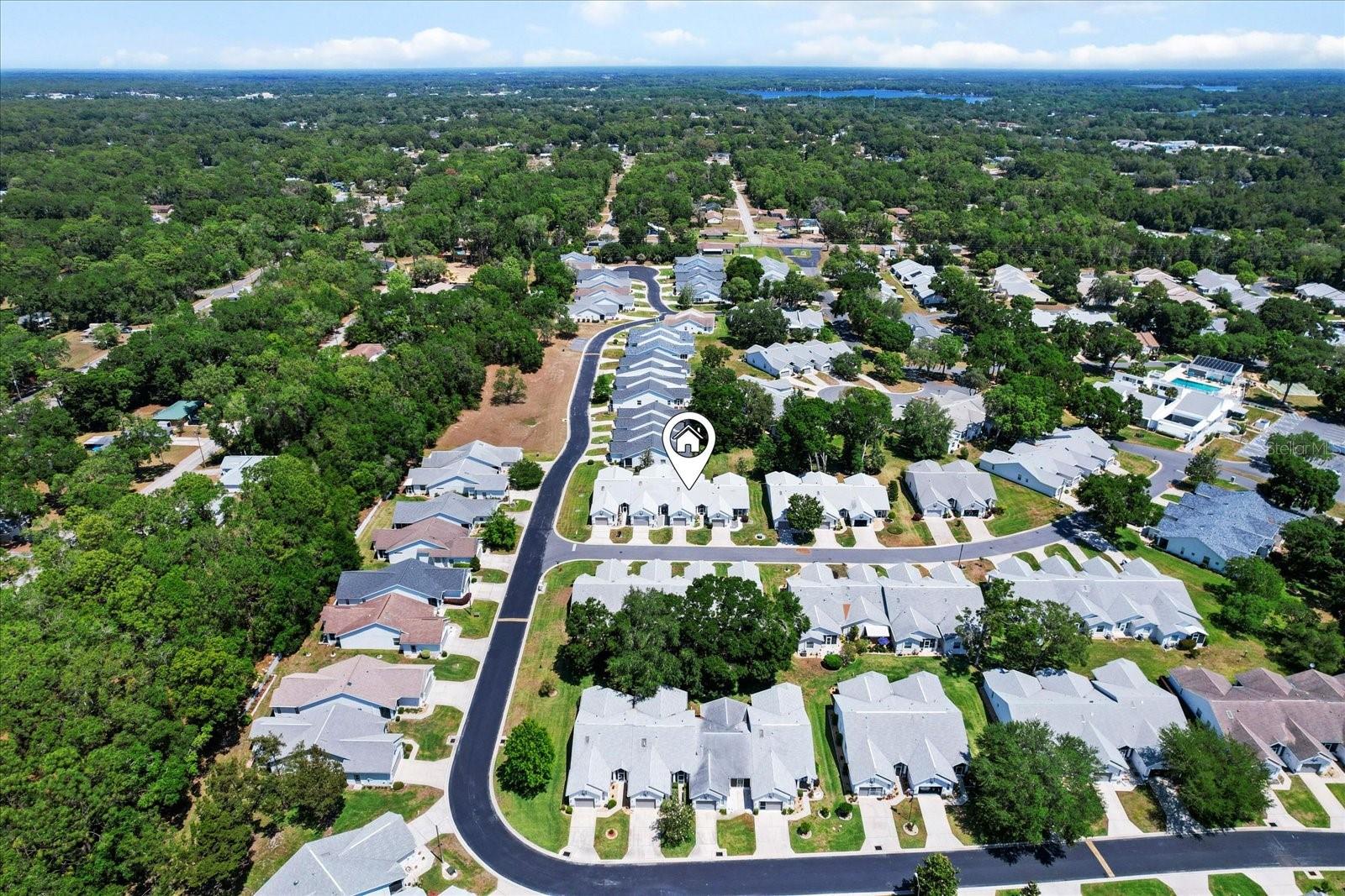 Listing photo id 57 for 6693 Kingsbury Lane