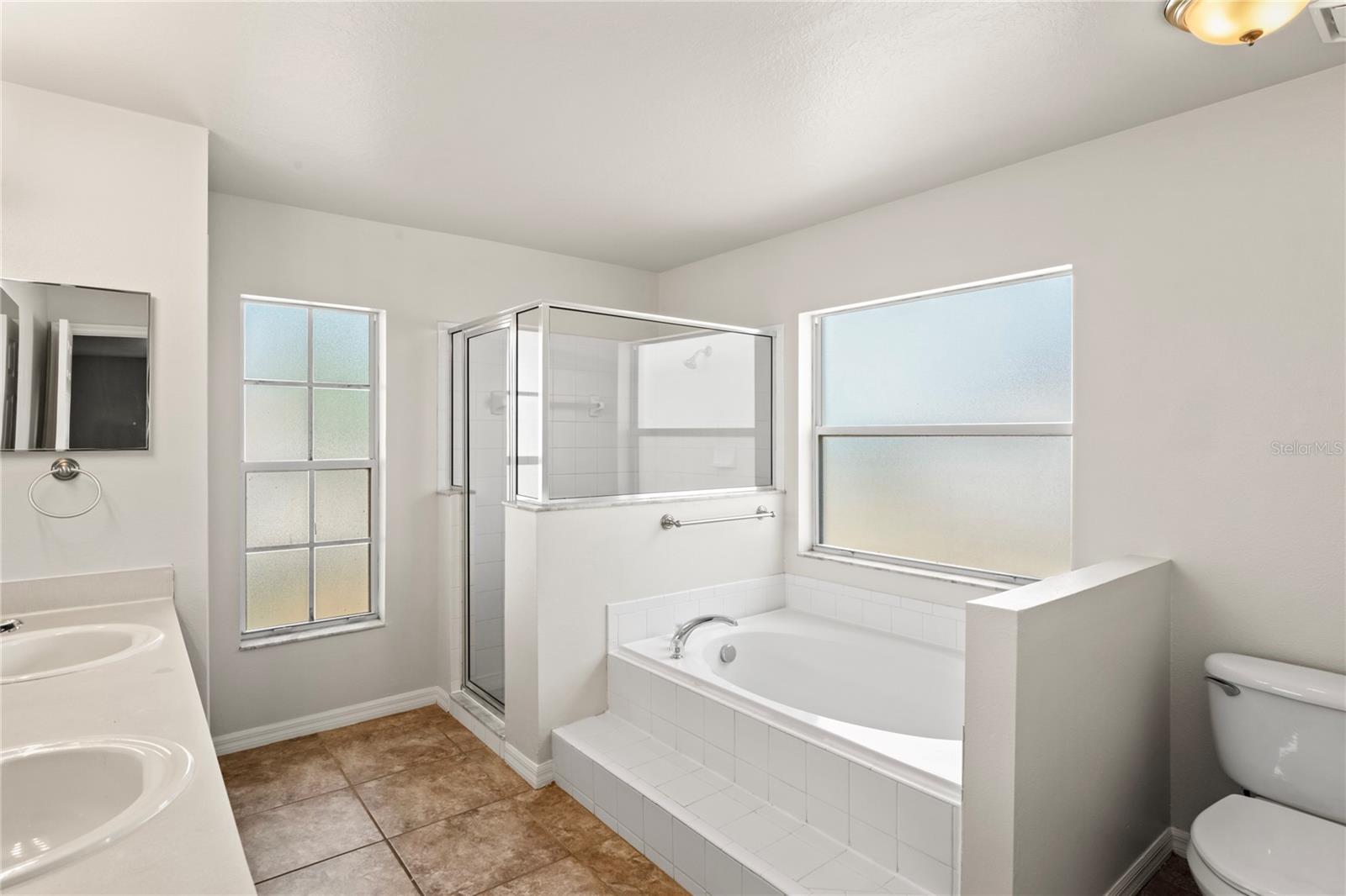 Listing photo id 14 for 13098 Hanley Drive
