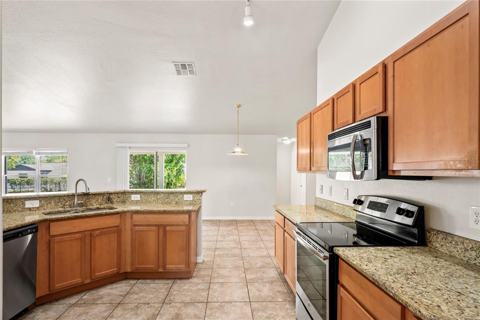 Listing photo id 6 for 13098 Hanley Drive
