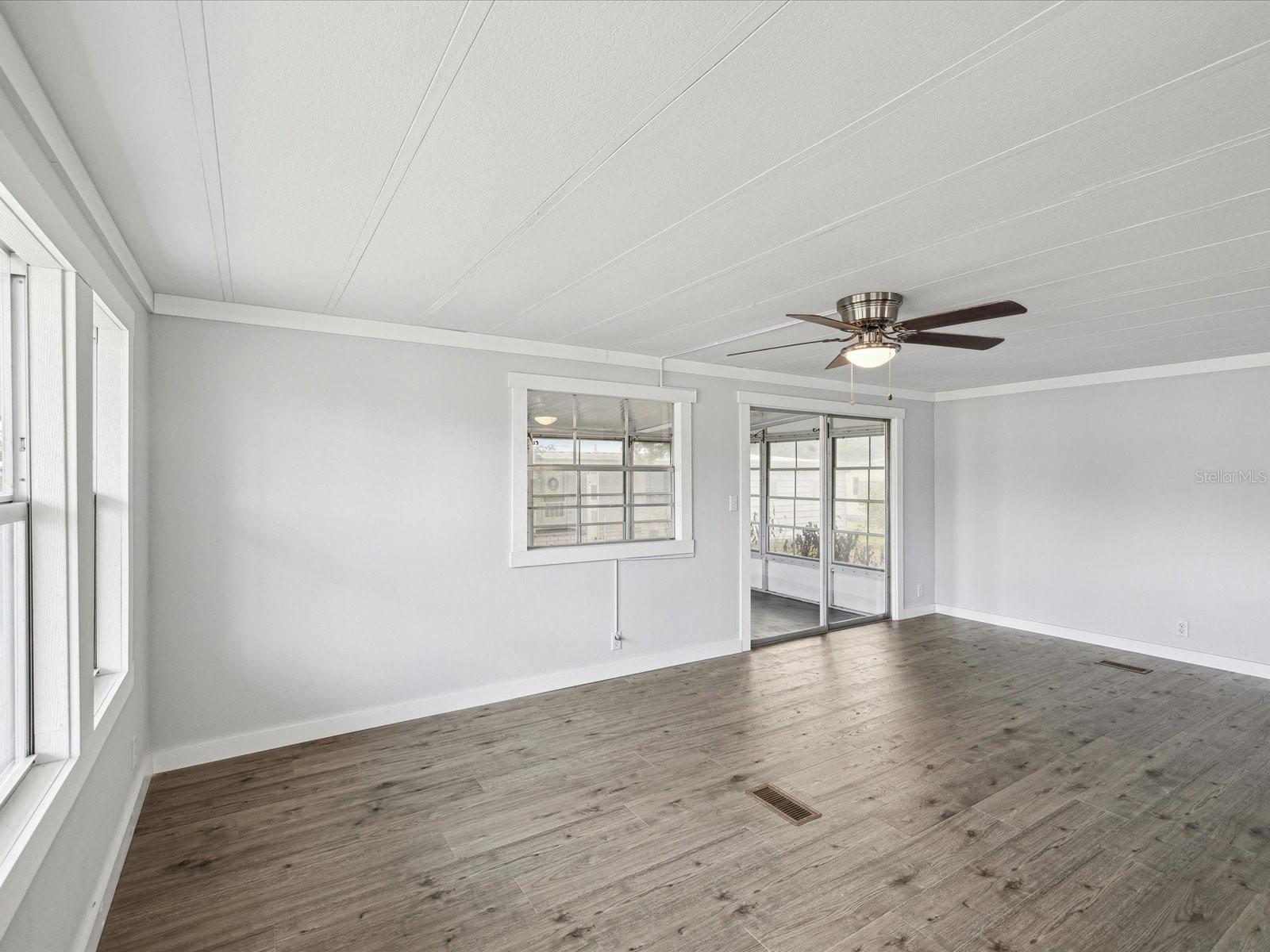 Image 15 of 66 For 14200 Sandhurst Street