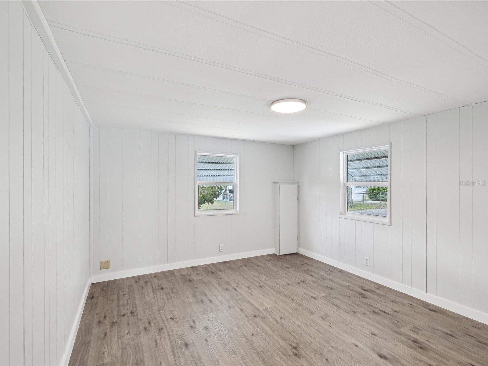 Image 21 of 66 For 14200 Sandhurst Street