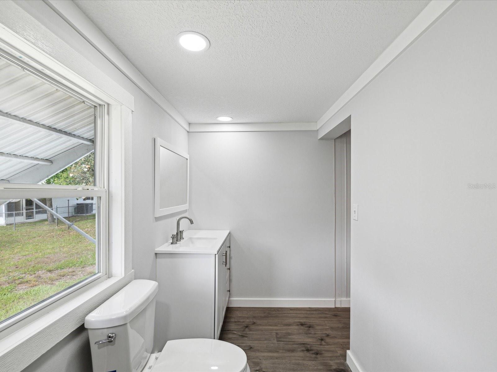 Image 26 of 66 For 14200 Sandhurst Street