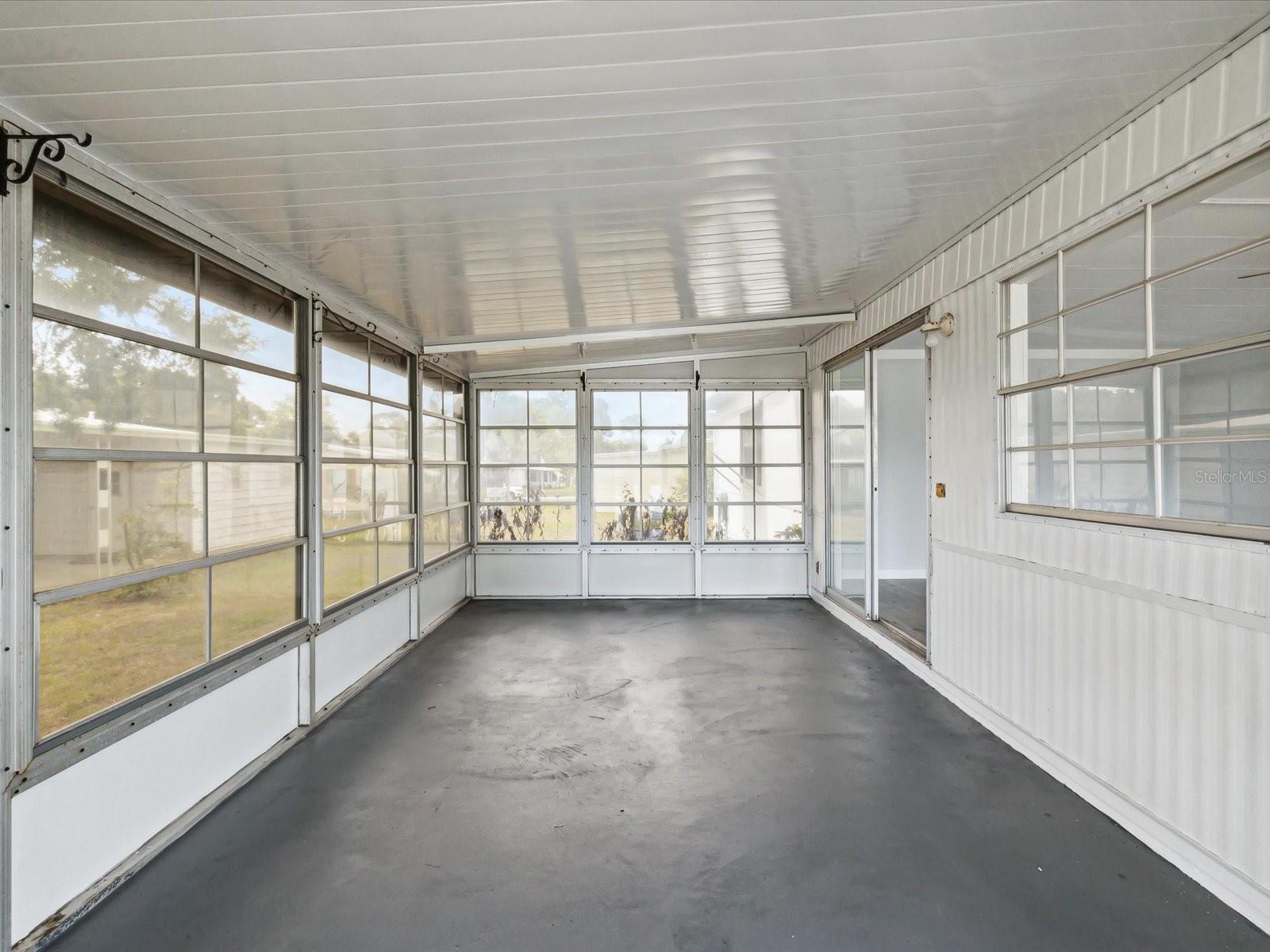 Image 29 of 66 For 14200 Sandhurst Street