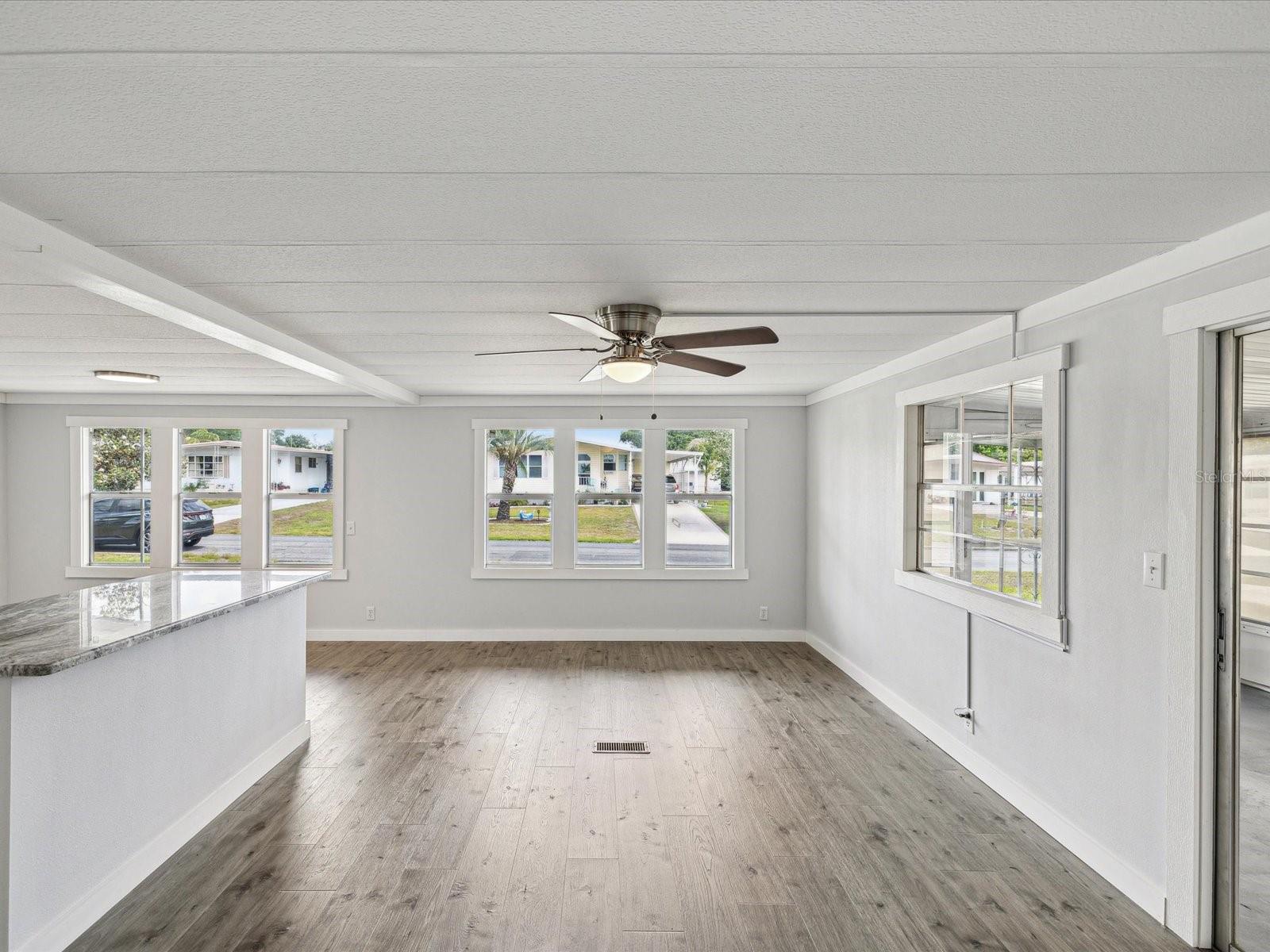 Image 5 of 66 For 14200 Sandhurst Street