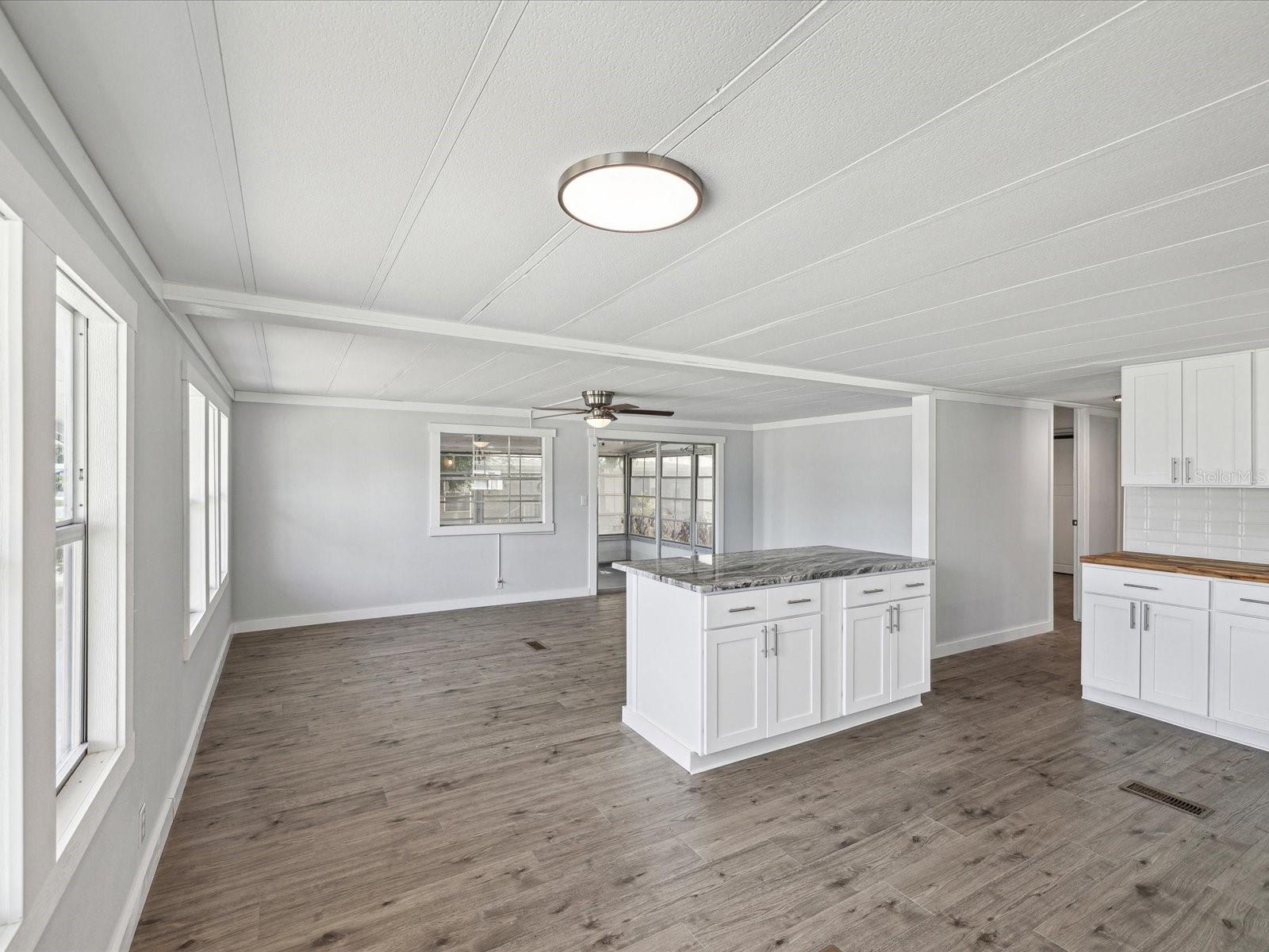 Image 9 of 66 For 14200 Sandhurst Street