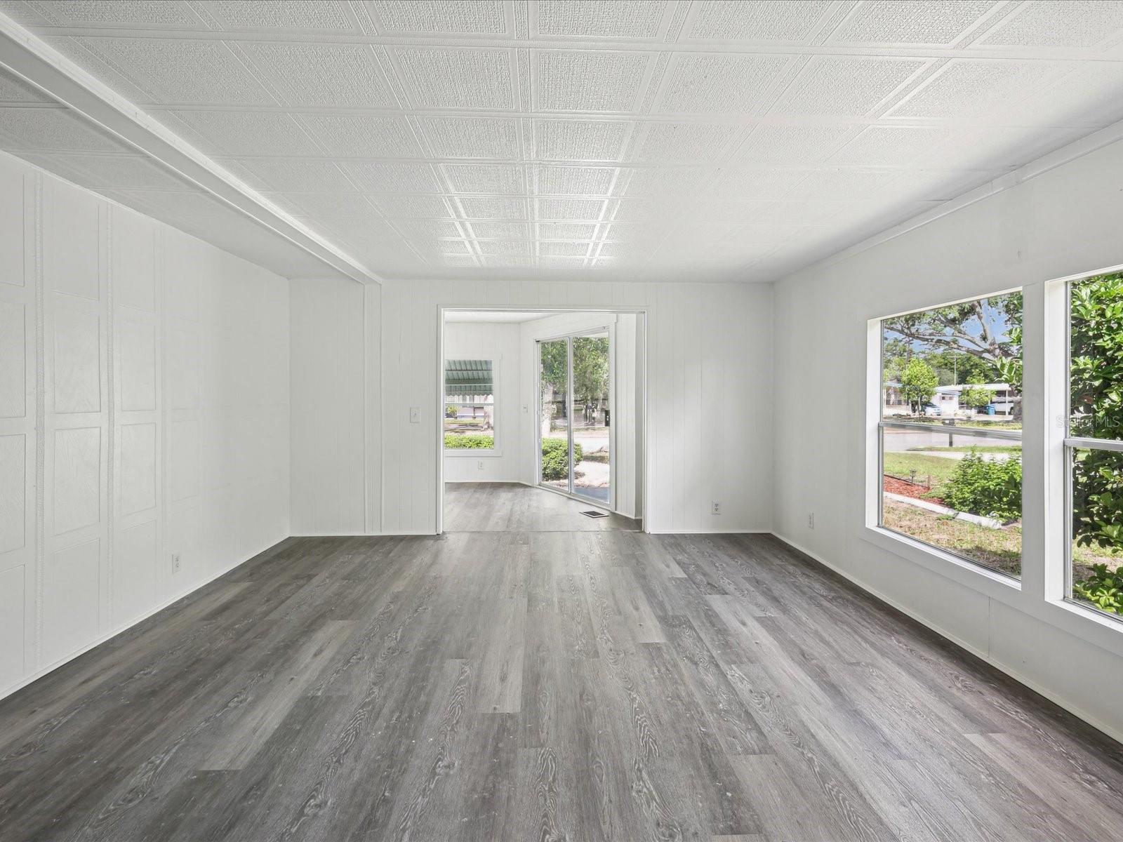 Image 11 of 64 For 7342 Brookridge Central Boulevard