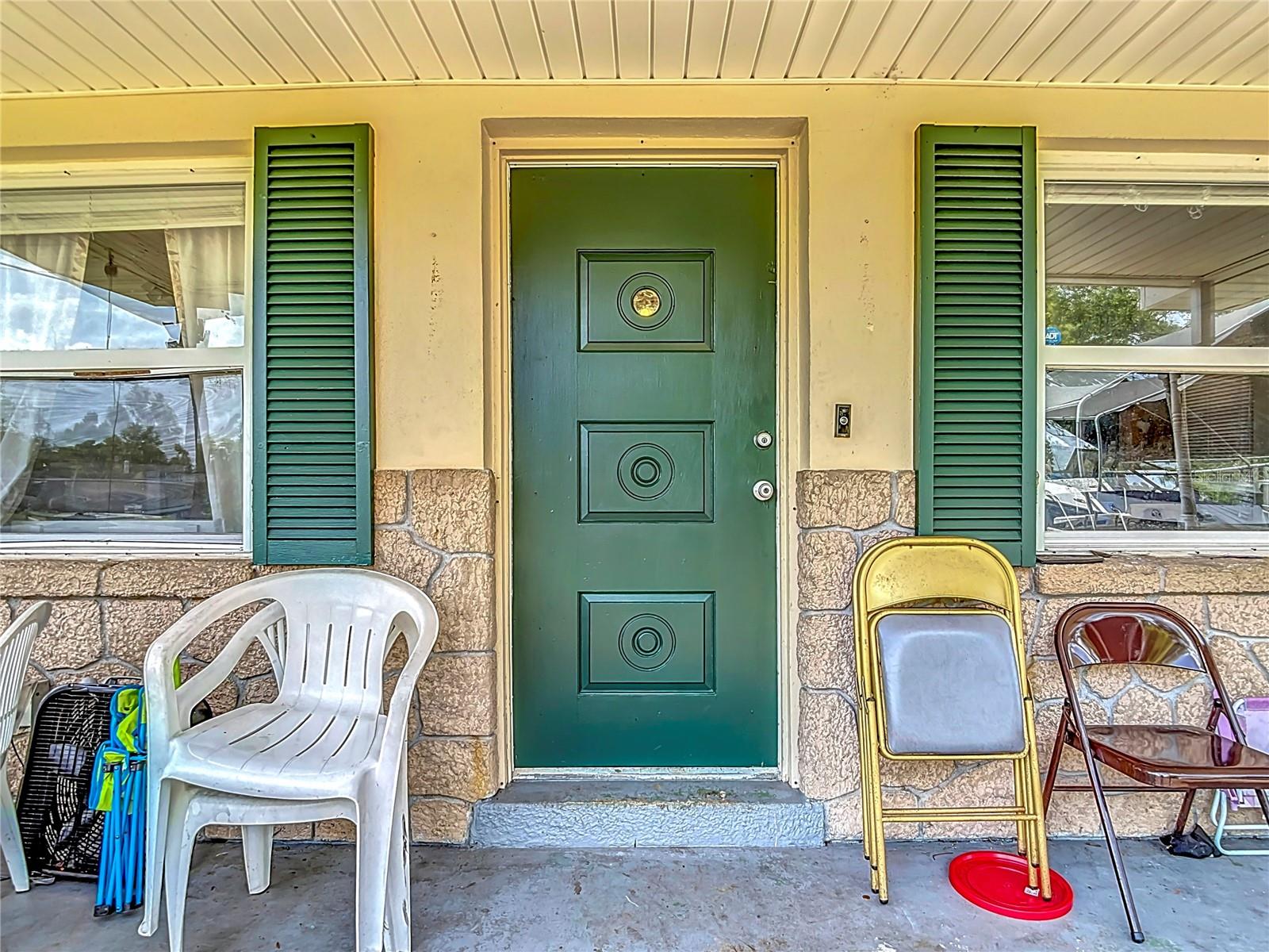 Listing photo id 10 for 6203 Sumter Drive