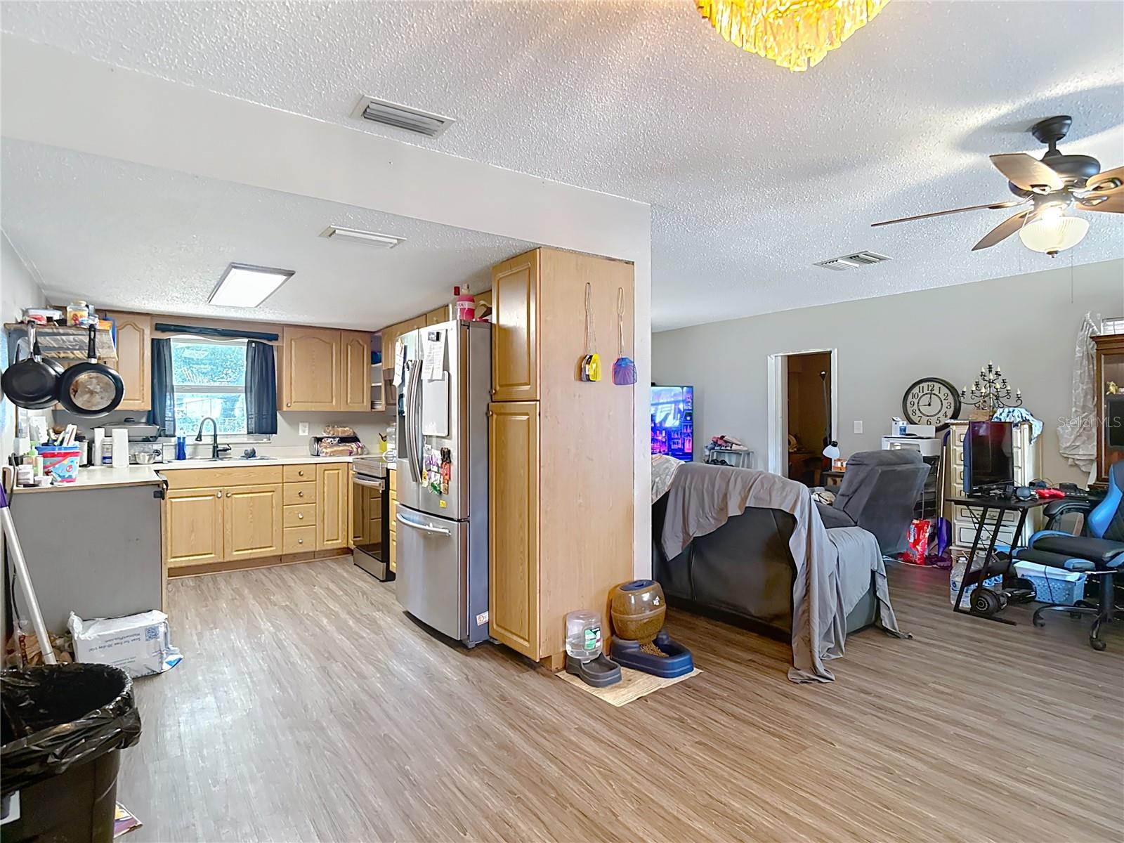 Listing photo id 11 for 6203 Sumter Drive