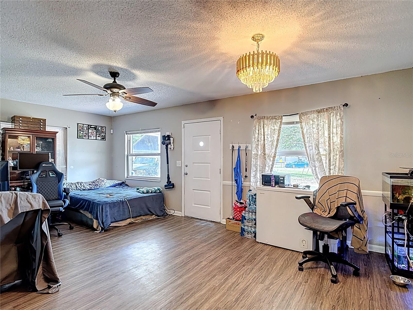 Listing photo id 14 for 6203 Sumter Drive
