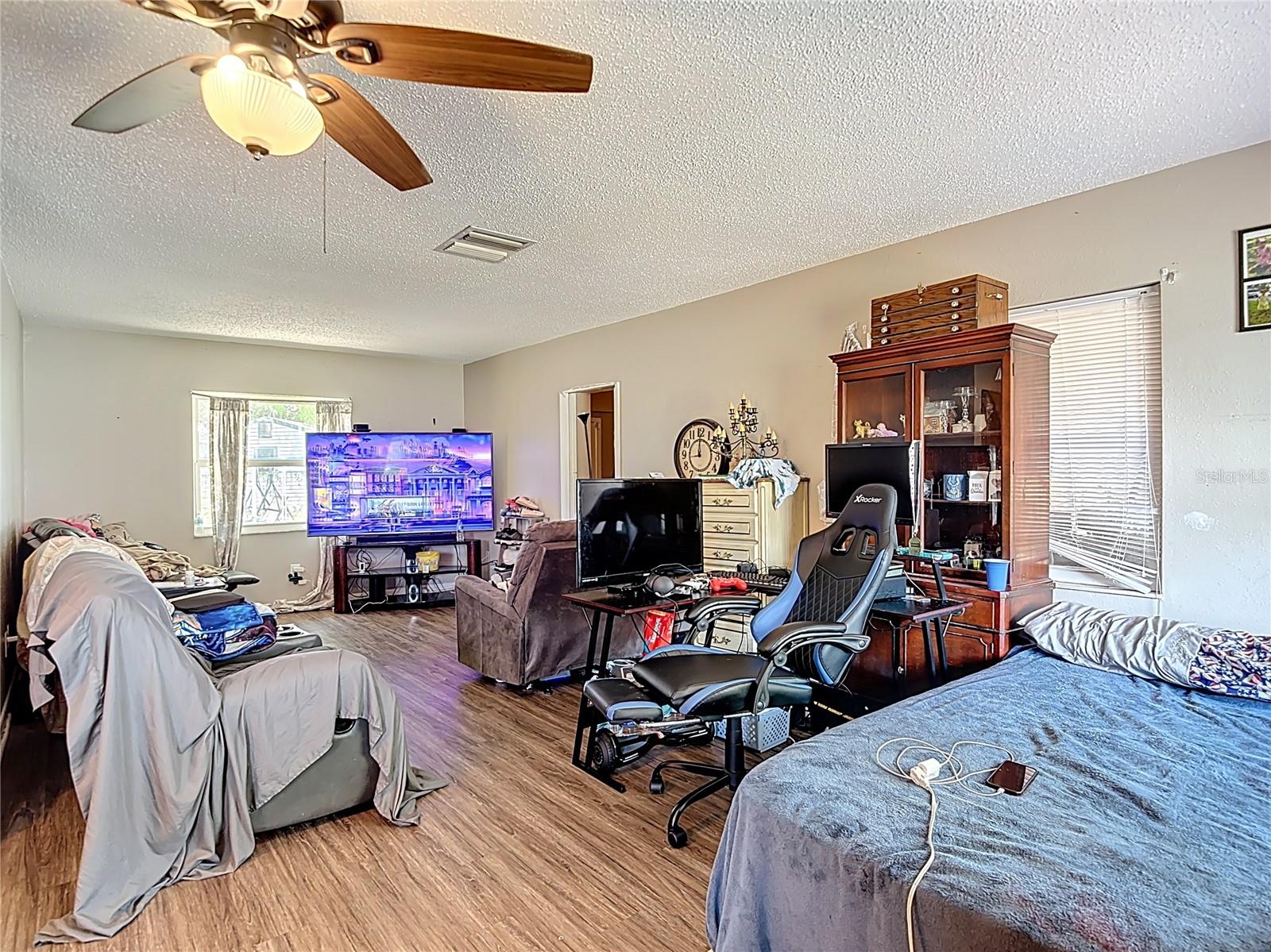 Listing photo id 21 for 6203 Sumter Drive