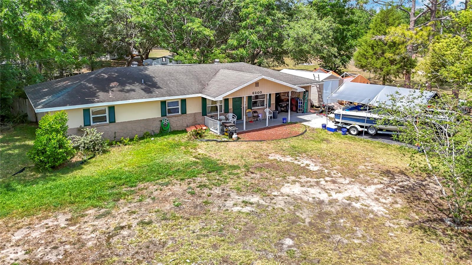 Listing photo id 2 for 6203 Sumter Drive