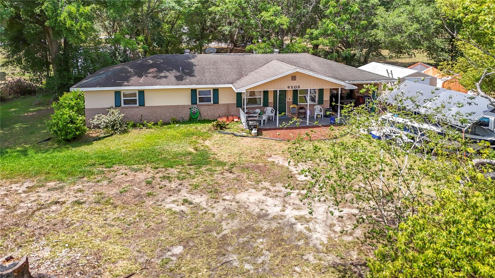 Listing photo id 4 for 6203 Sumter Drive