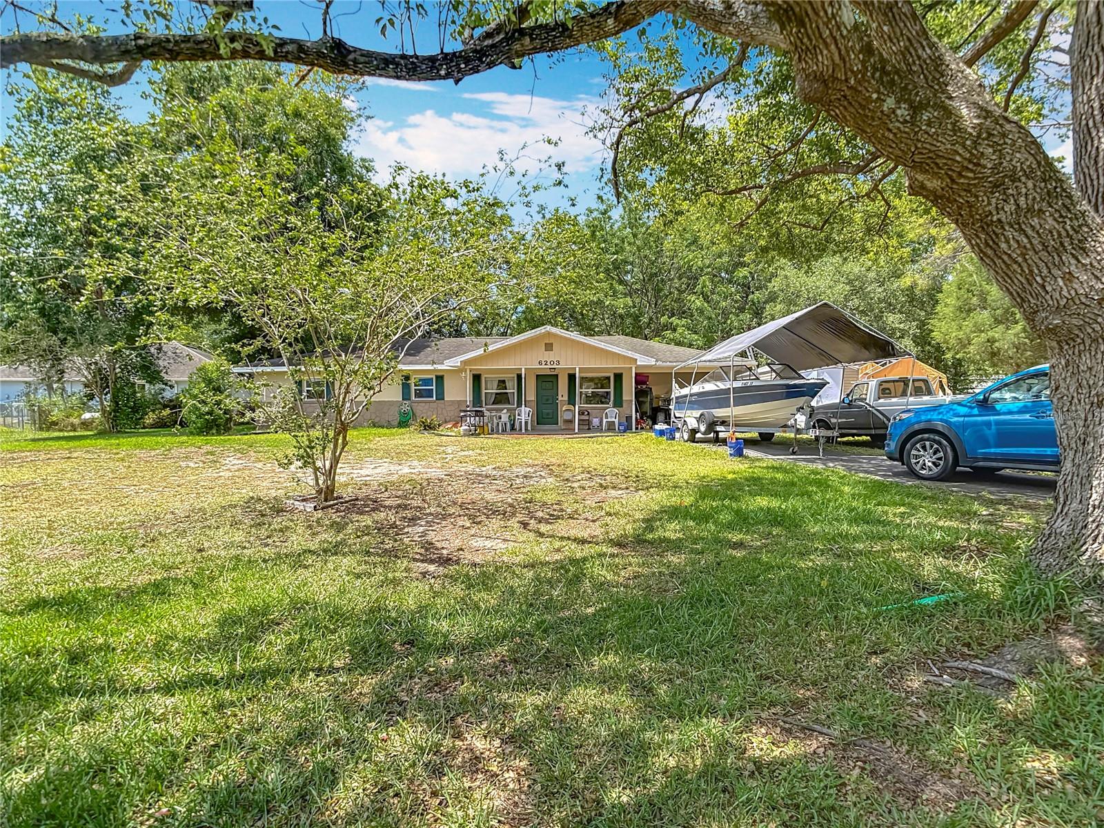 Listing photo id 6 for 6203 Sumter Drive