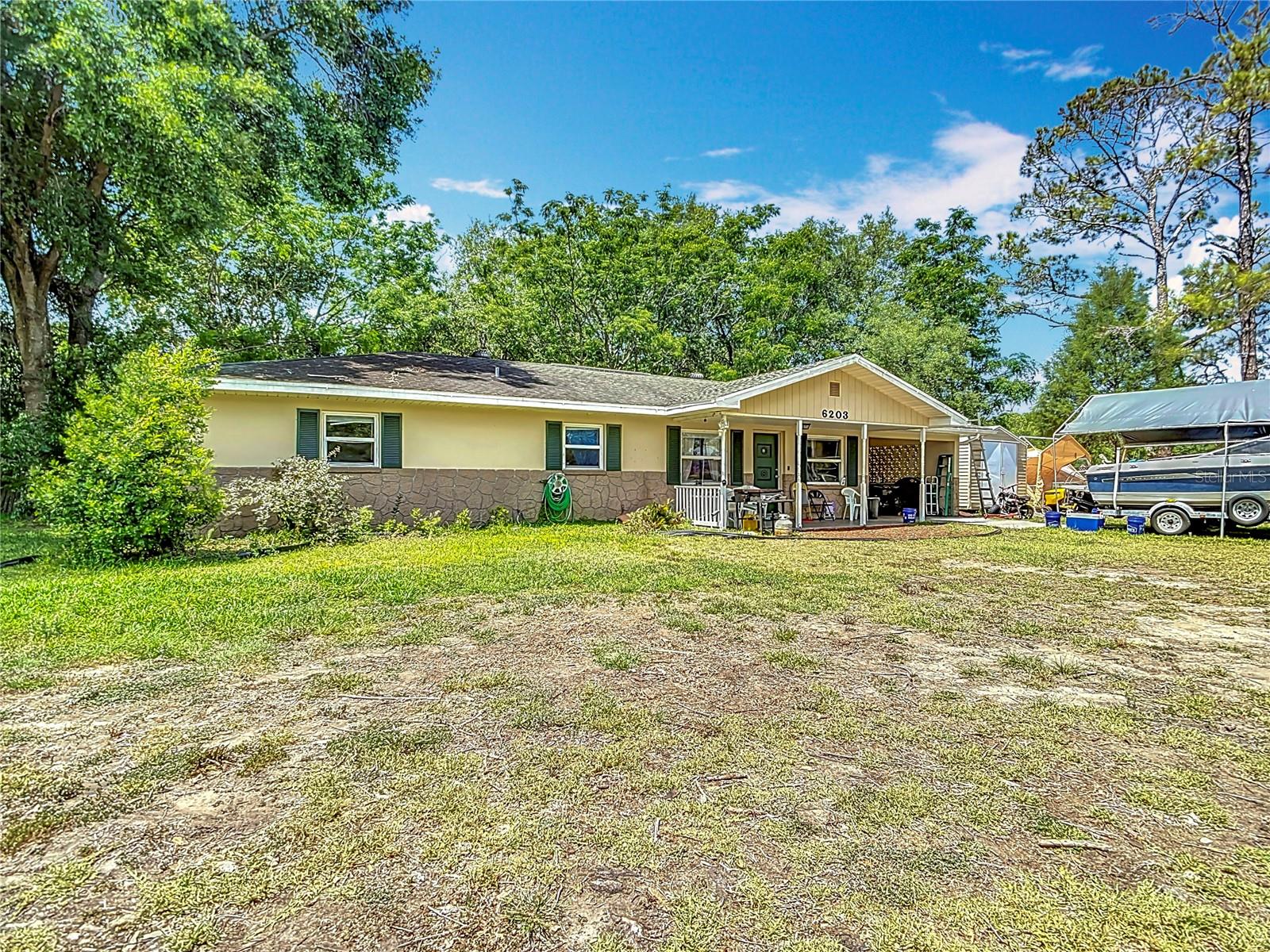 Listing photo id 7 for 6203 Sumter Drive