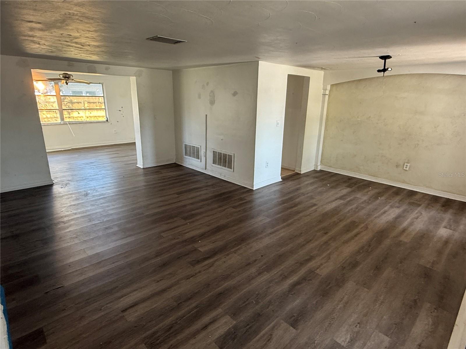 Listing photo id 0 for 3617 Rockaway Drive