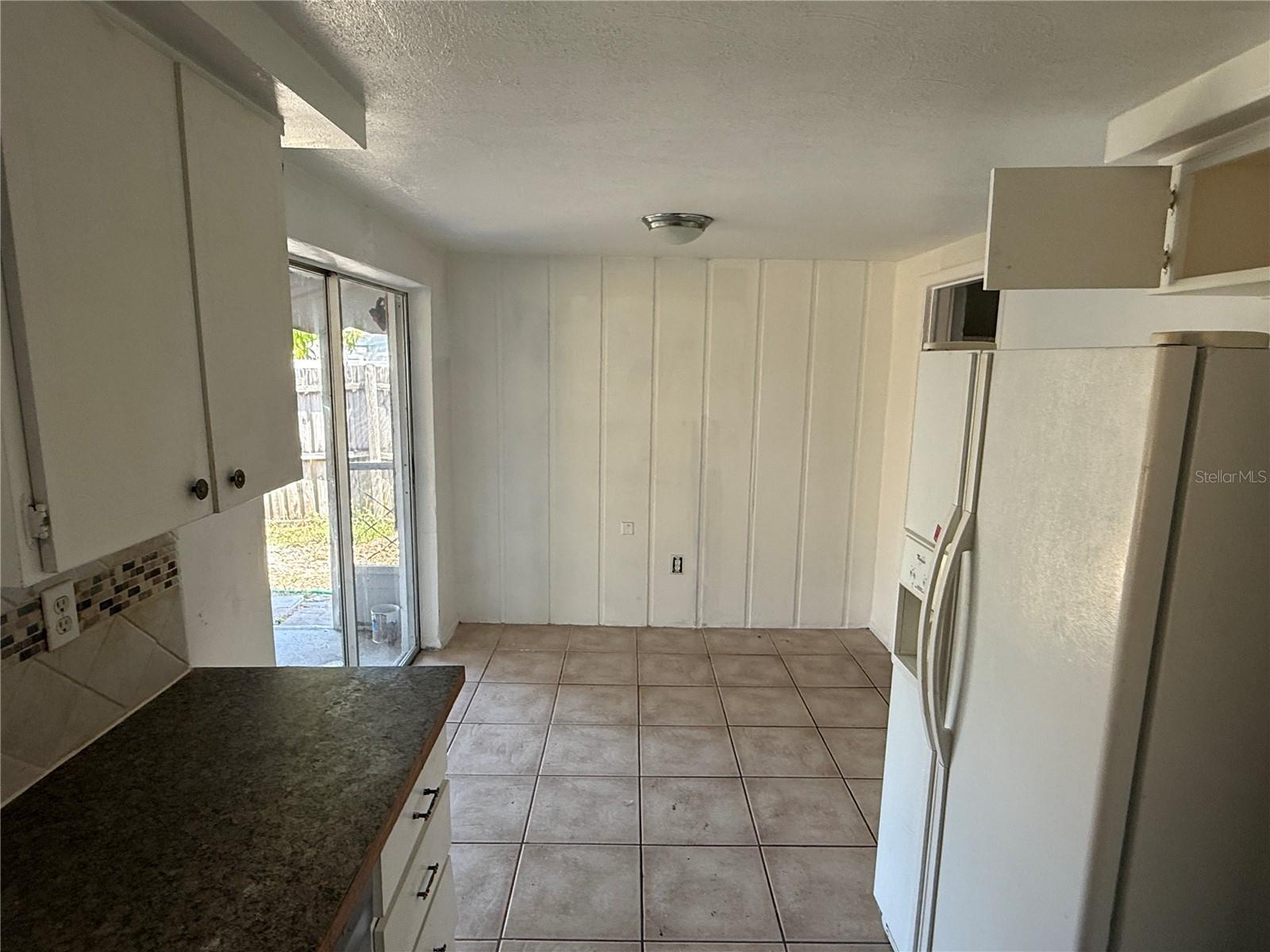 Listing photo id 5 for 3617 Rockaway Drive