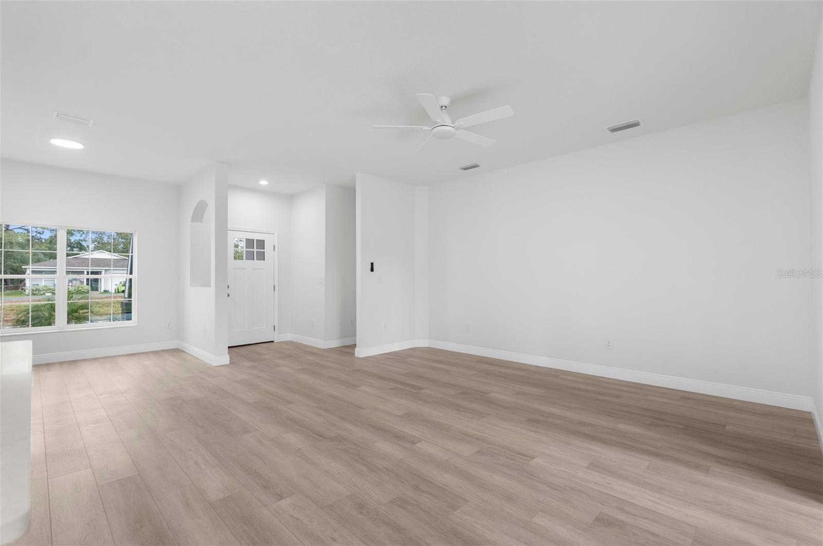 Image 7 of 47 For 12331 Fulmar Road