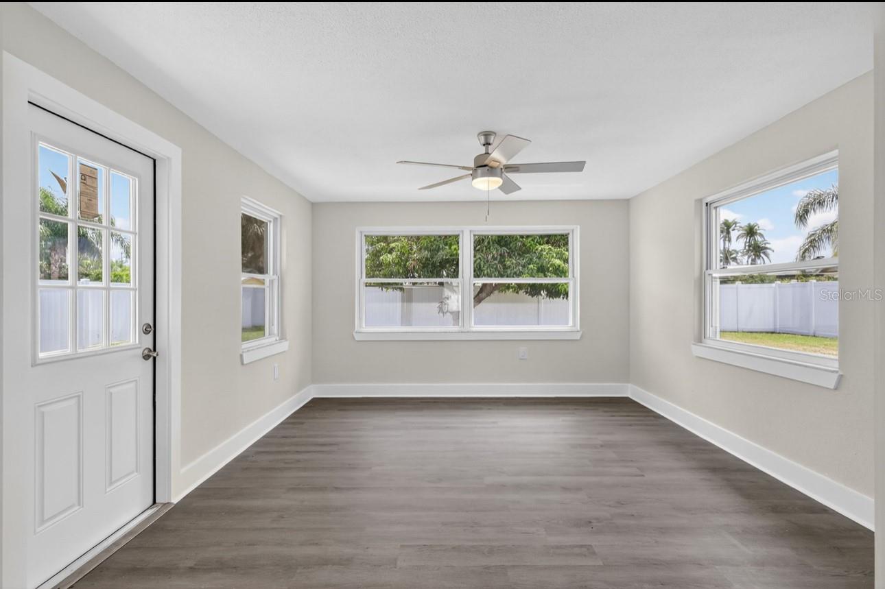 Image 16 of 53 For 2175 Edythe Drive
