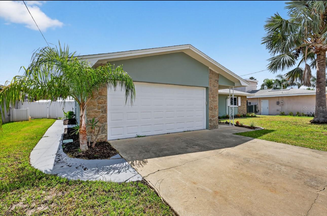 Image 2 of 53 For 2175 Edythe Drive