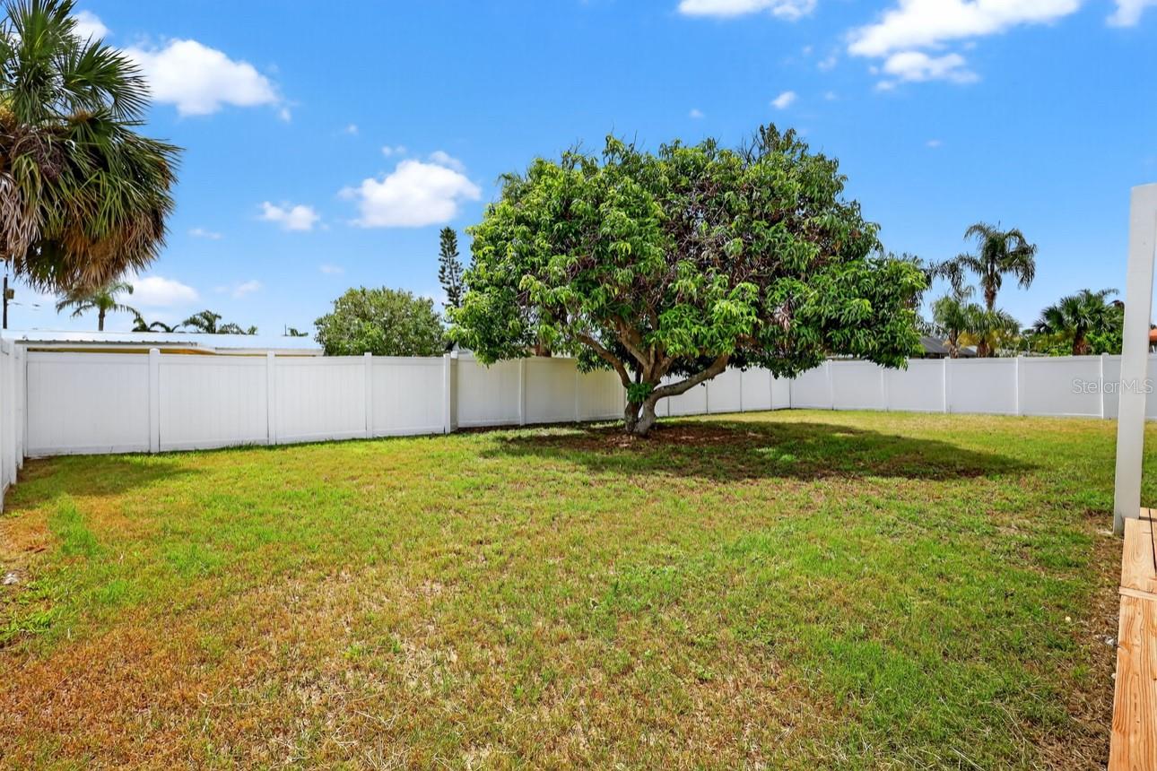 Image 31 of 53 For 2175 Edythe Drive