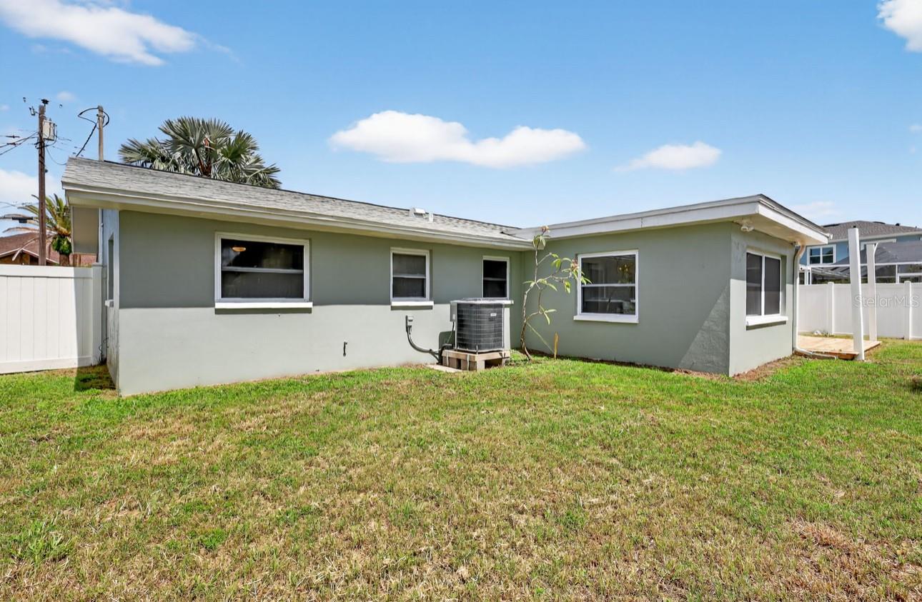 Image 33 of 53 For 2175 Edythe Drive