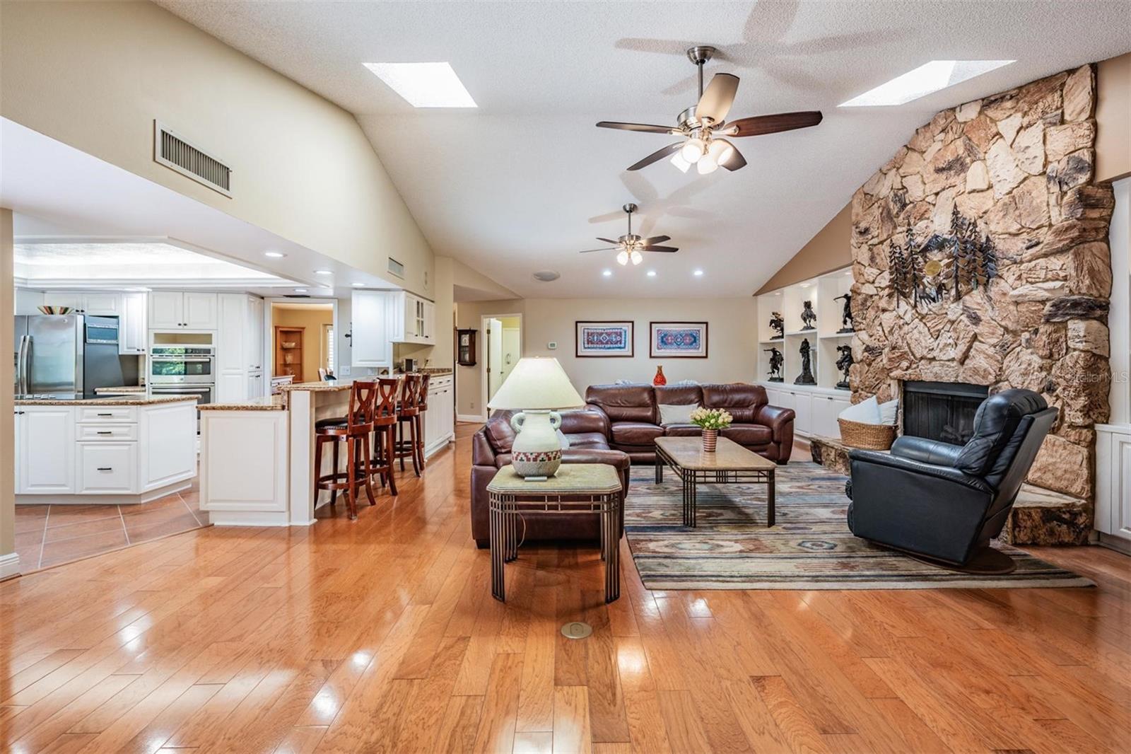 Image 18 of 49 For 663 Turnberry Court