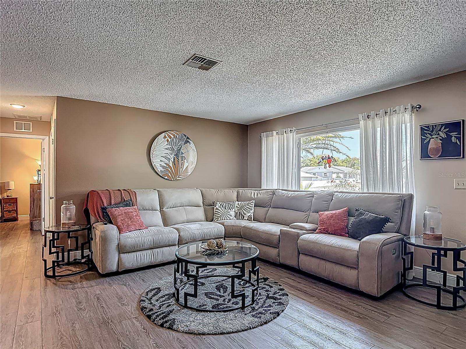 Image 6 of 79 For 8600 Briar Patch Drive