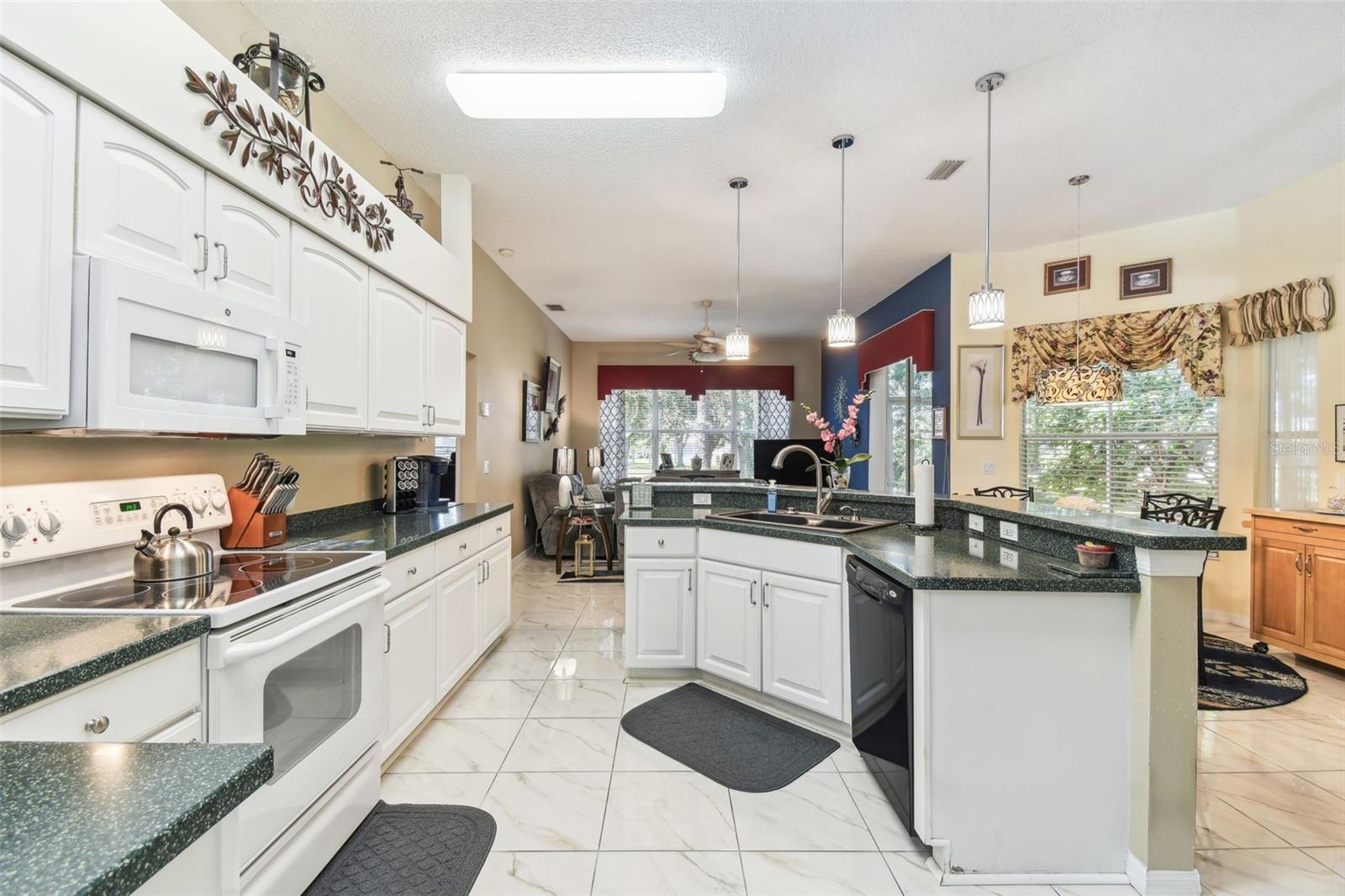 Image 10 of 47 For 18532 Myrtlewood Drive