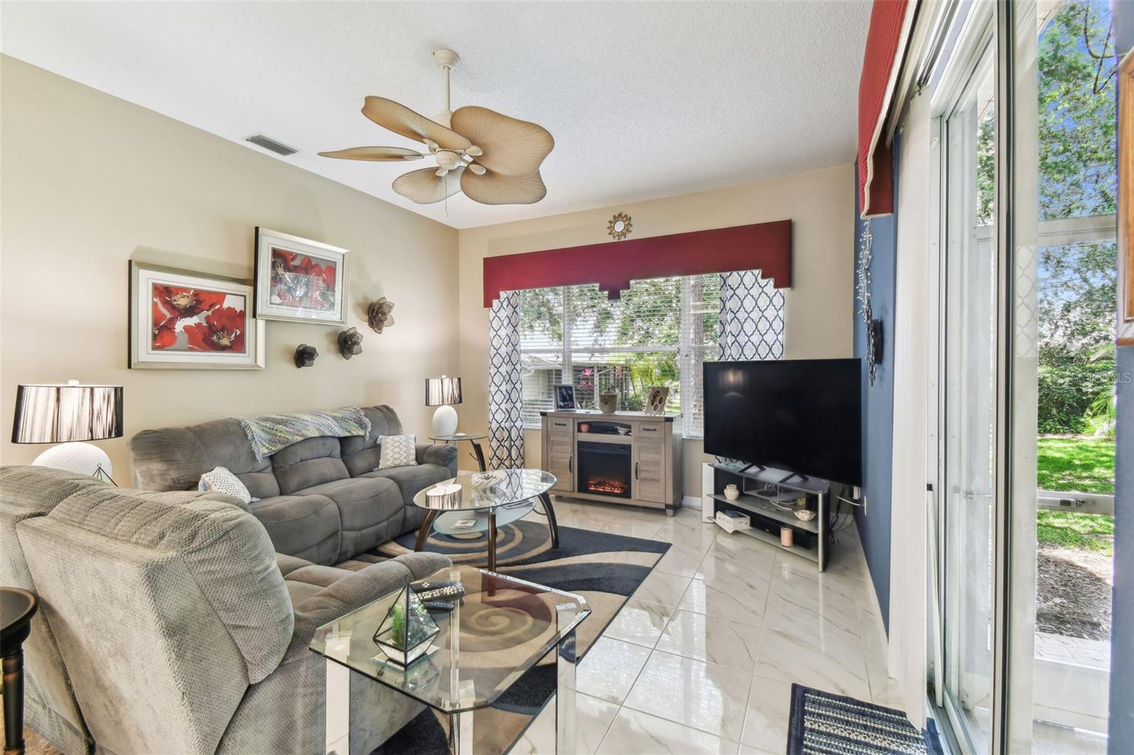 Image 13 of 47 For 18532 Myrtlewood Drive
