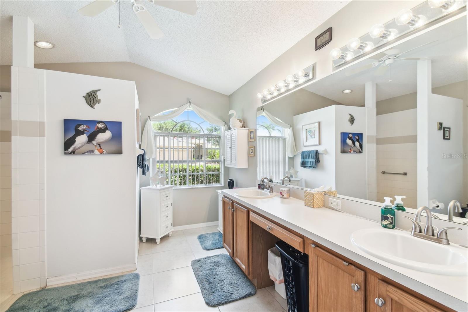 Image 18 of 47 For 18532 Myrtlewood Drive