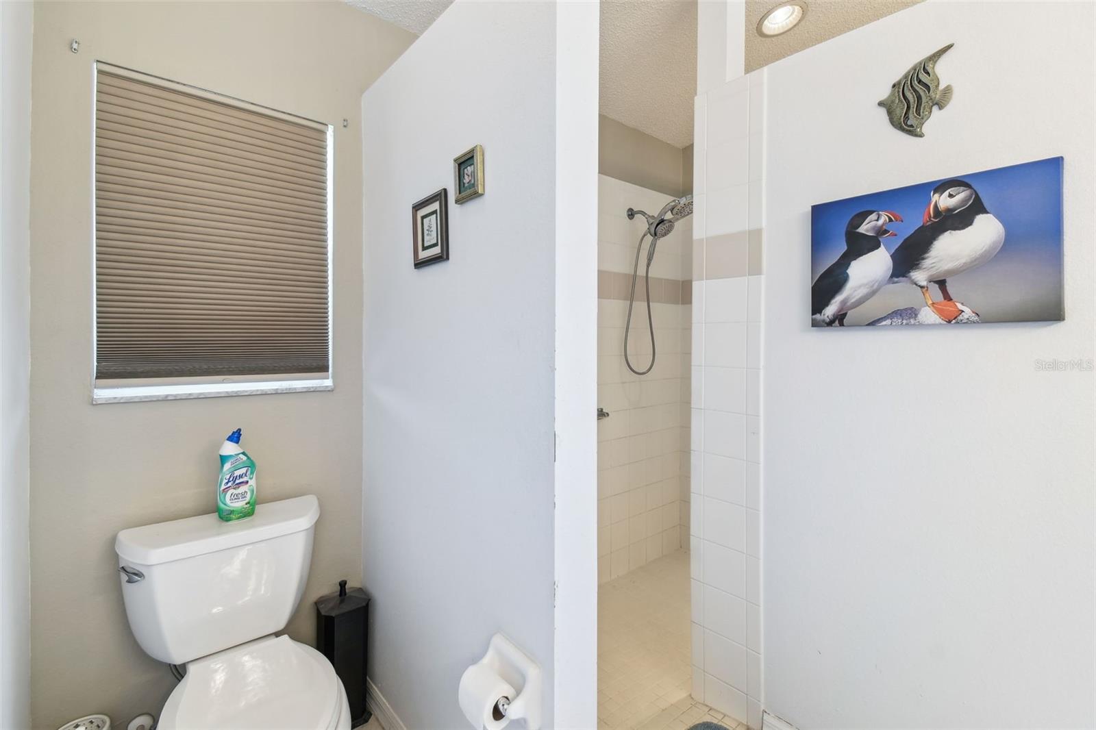 Image 19 of 47 For 18532 Myrtlewood Drive