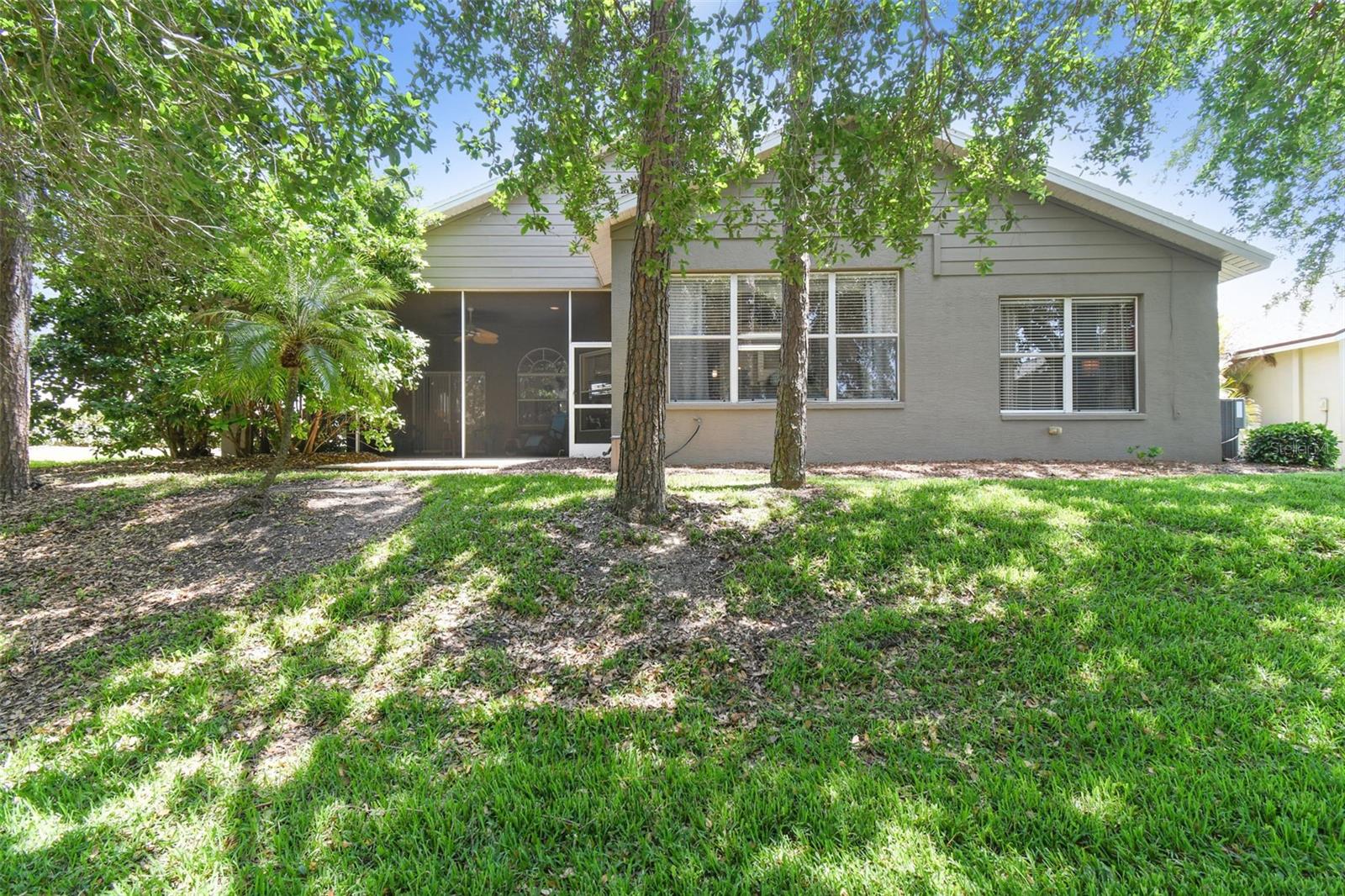 Image 26 of 47 For 18532 Myrtlewood Drive