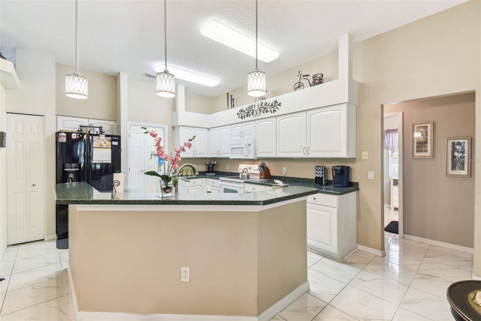 Image 8 of 47 For 18532 Myrtlewood Drive