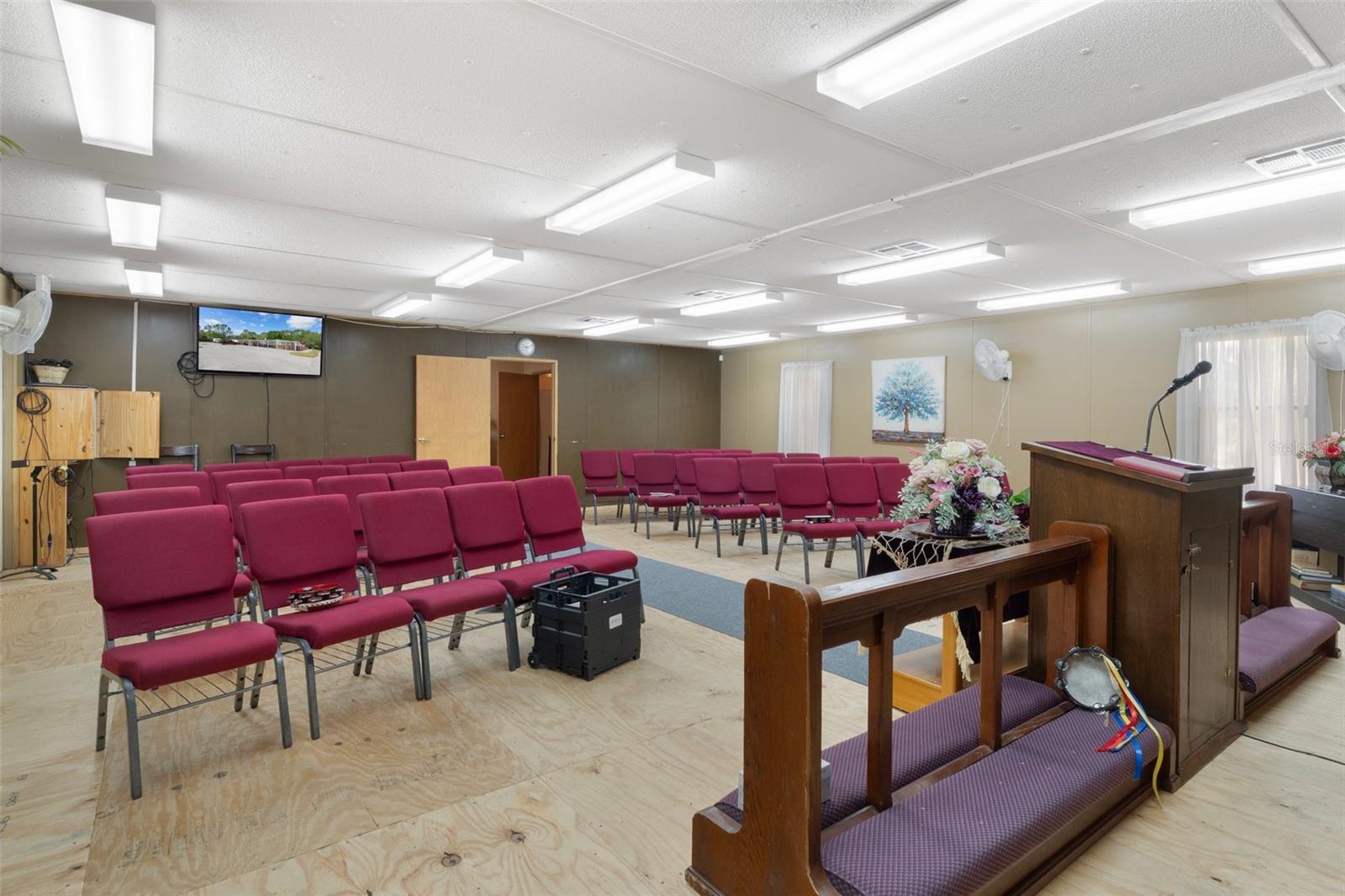 Image 11 of 65 For 15464 Cortez Boulevard
