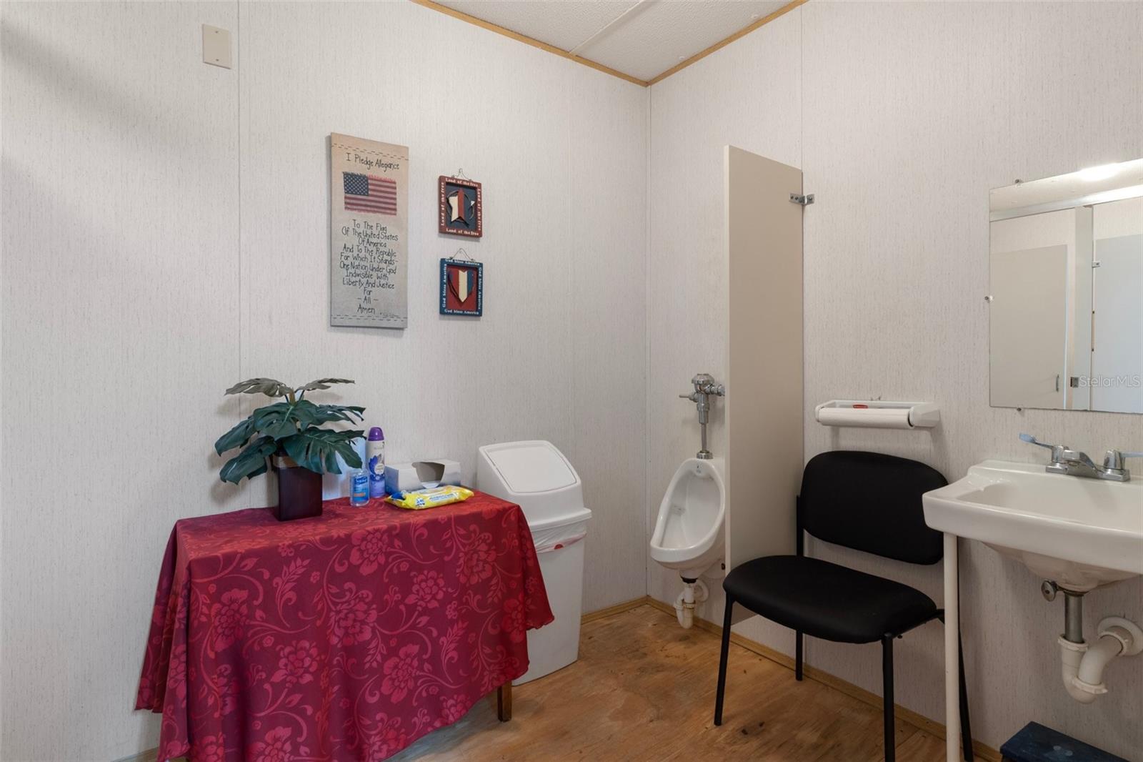 Image 14 of 65 For 15464 Cortez Boulevard