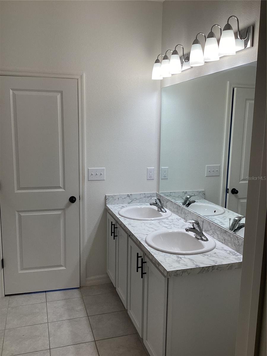 Image 6 of 37 For 12630 Aston Drive
