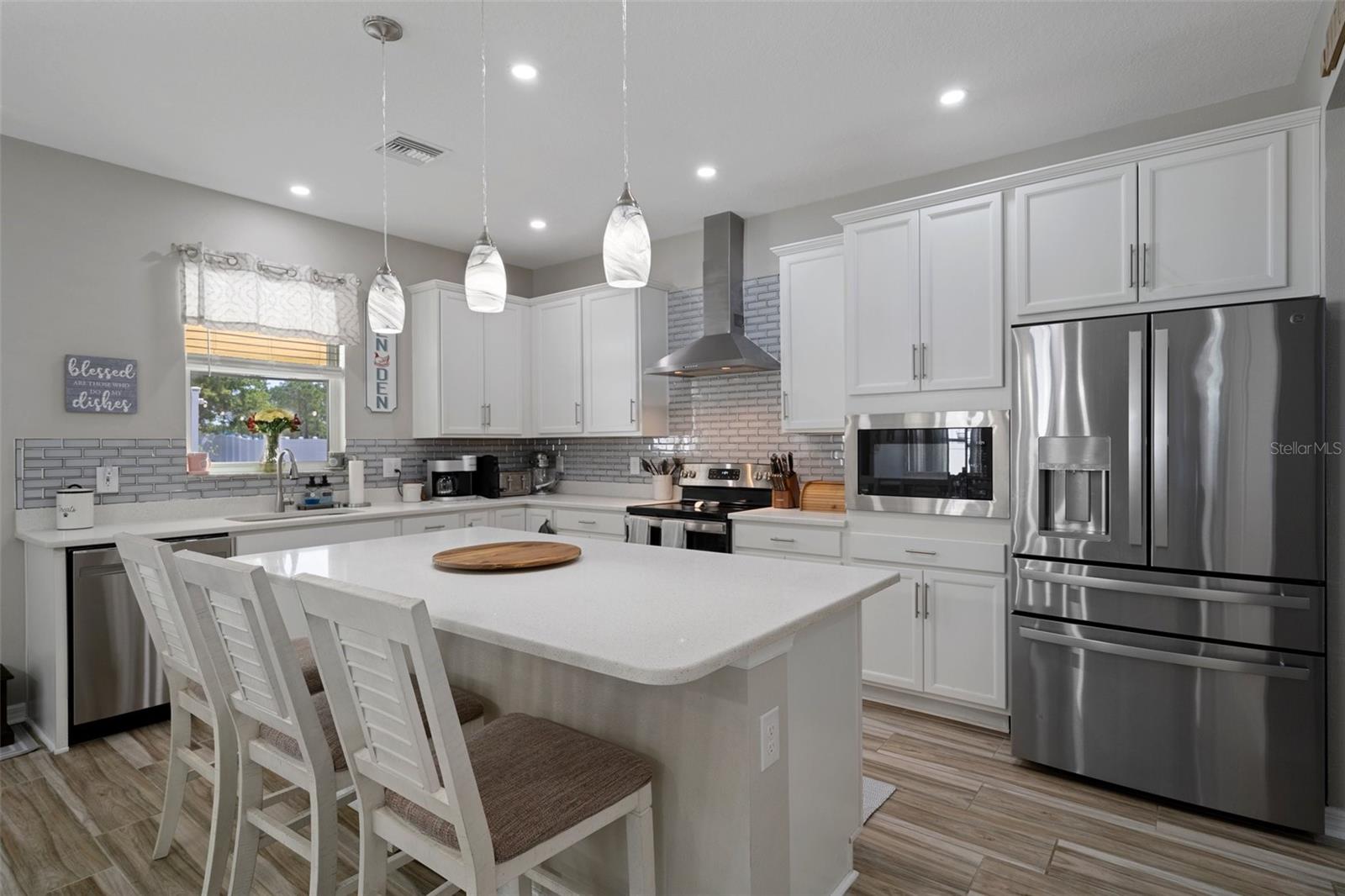 Image 23 of 81 For 733 Old Windsor Way