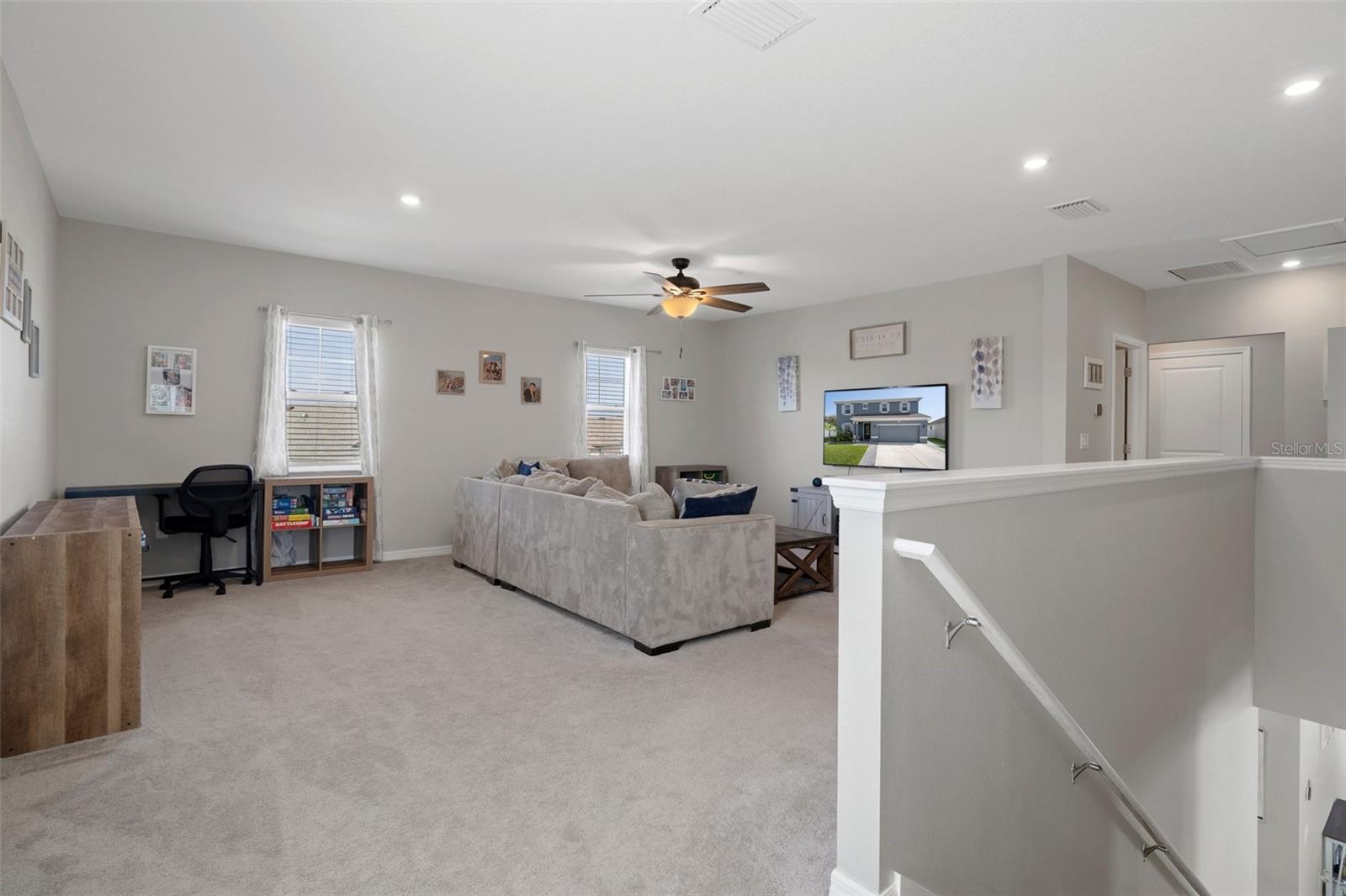 Image 28 of 81 For 733 Old Windsor Way